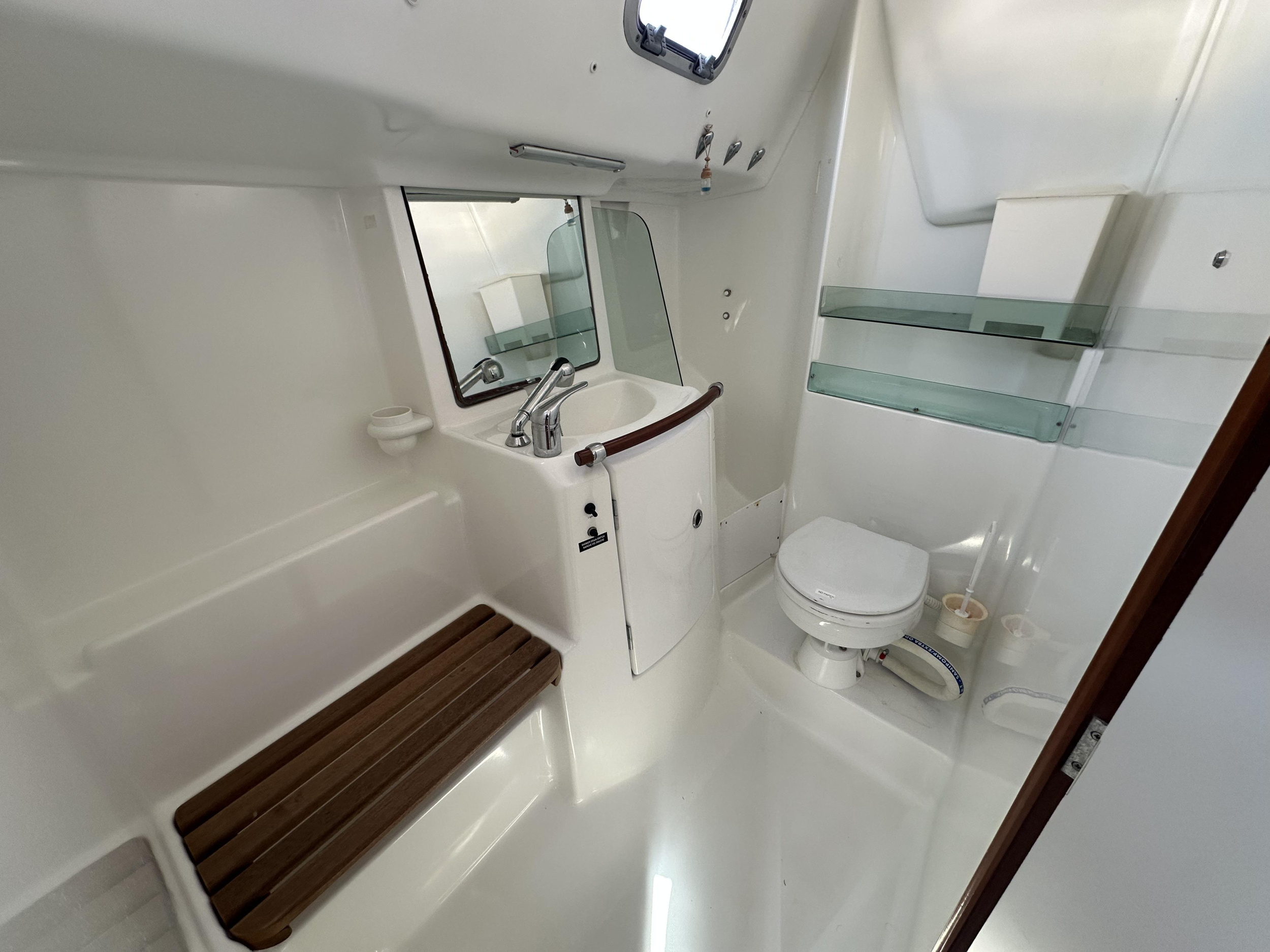 Oceanis 323 Clipper — photo 31