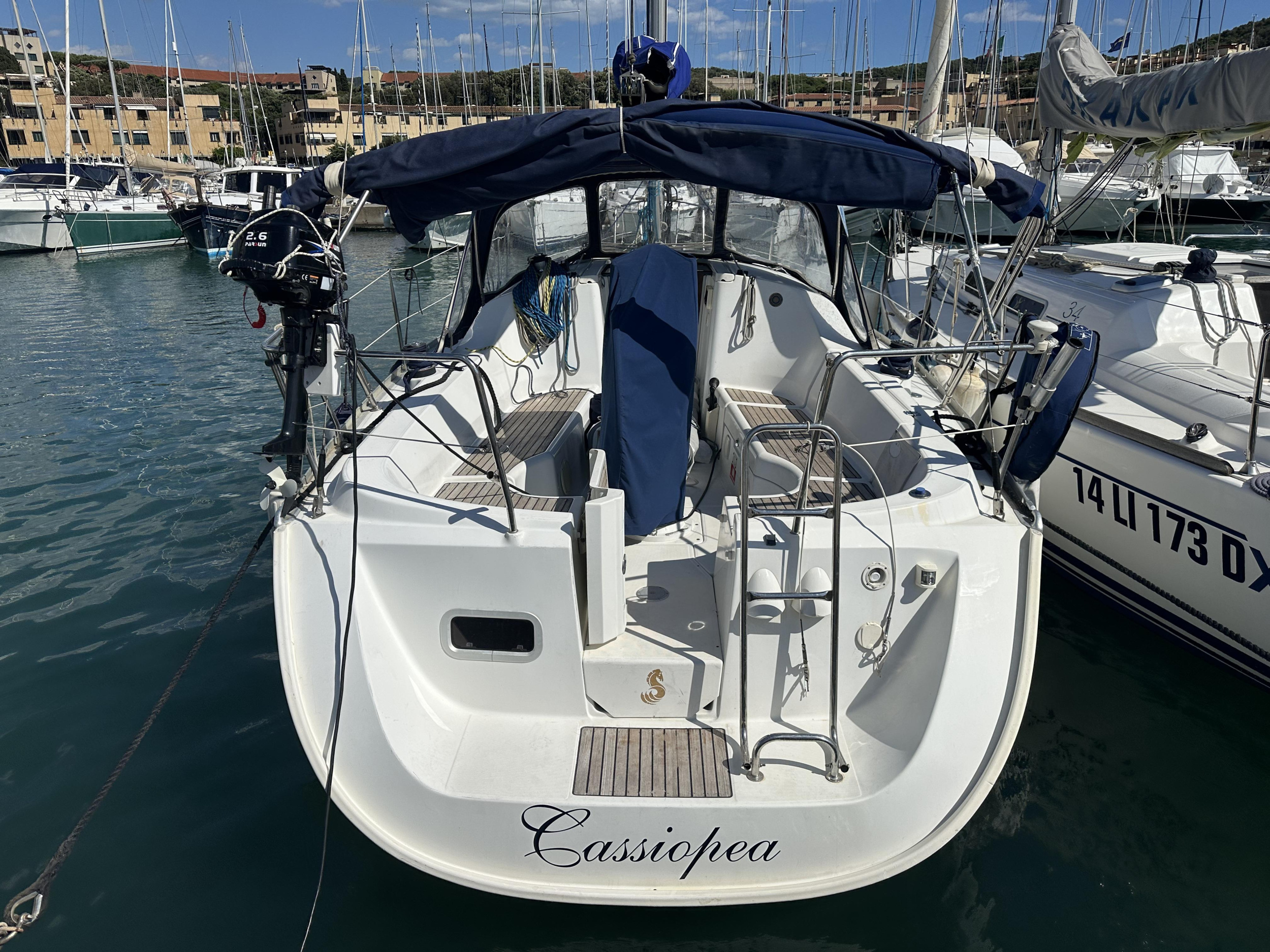 Oceanis 323 Clipper — photo 26