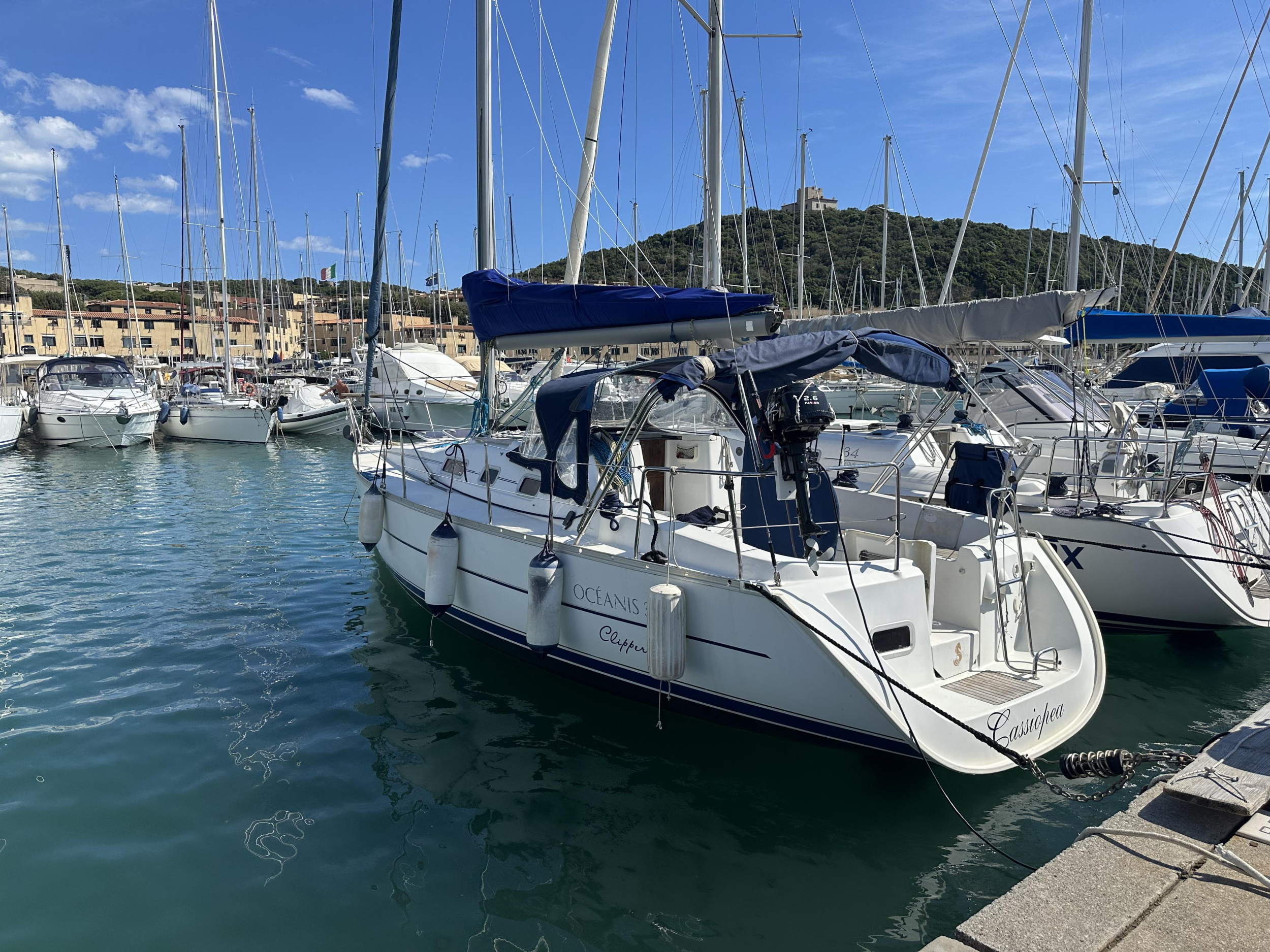 Oceanis 323 Clipper — photo 24