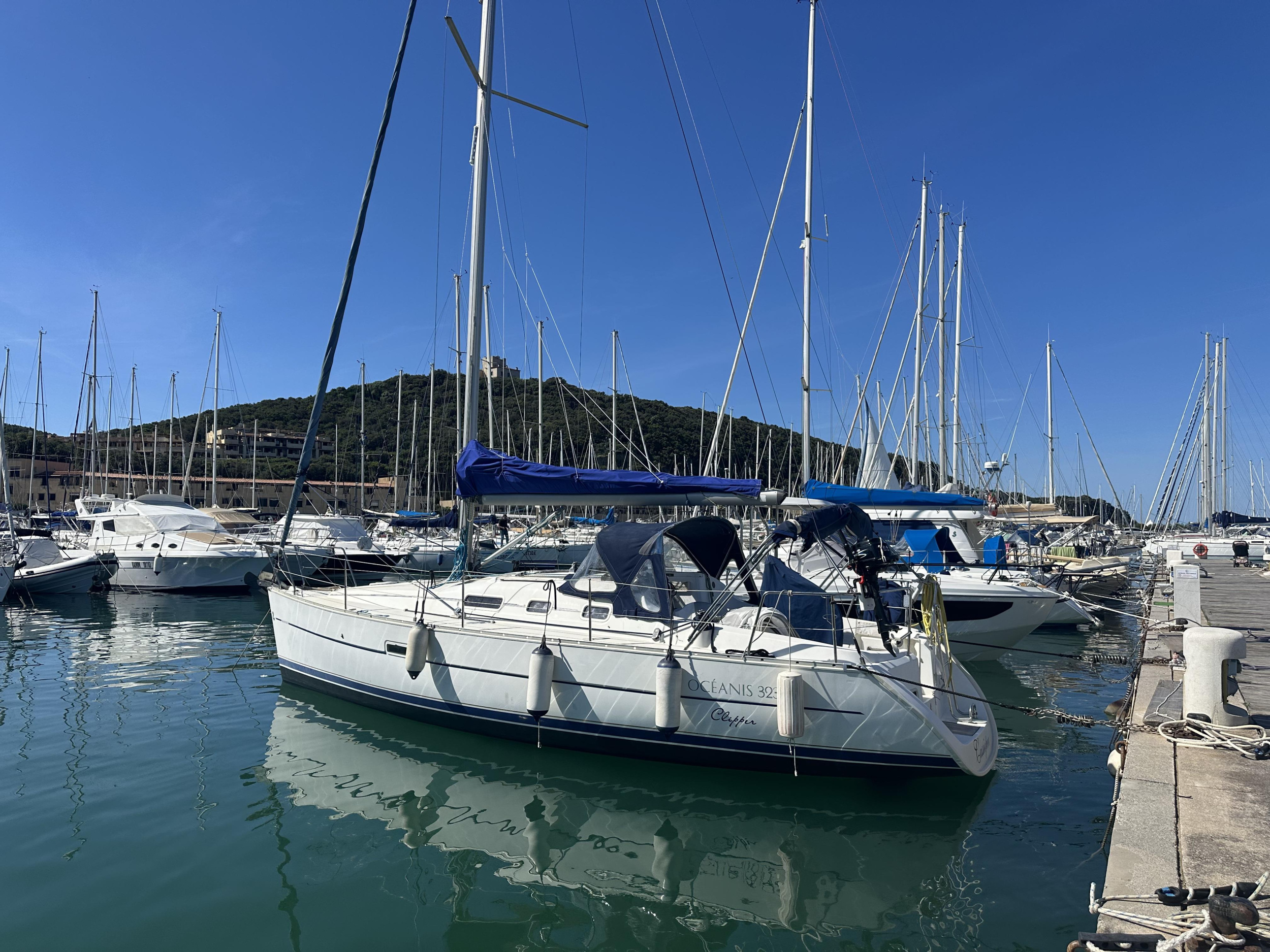 Oceanis 323 Clipper — photo 33