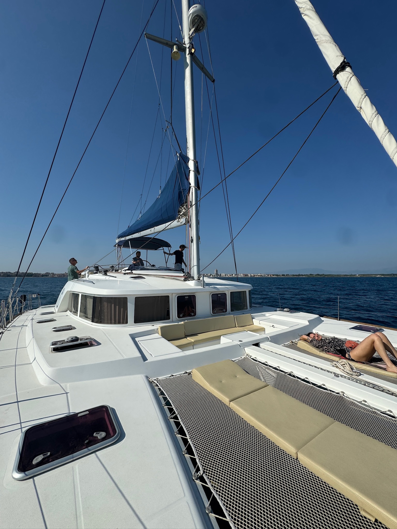 Lagoon 44 — photo 2