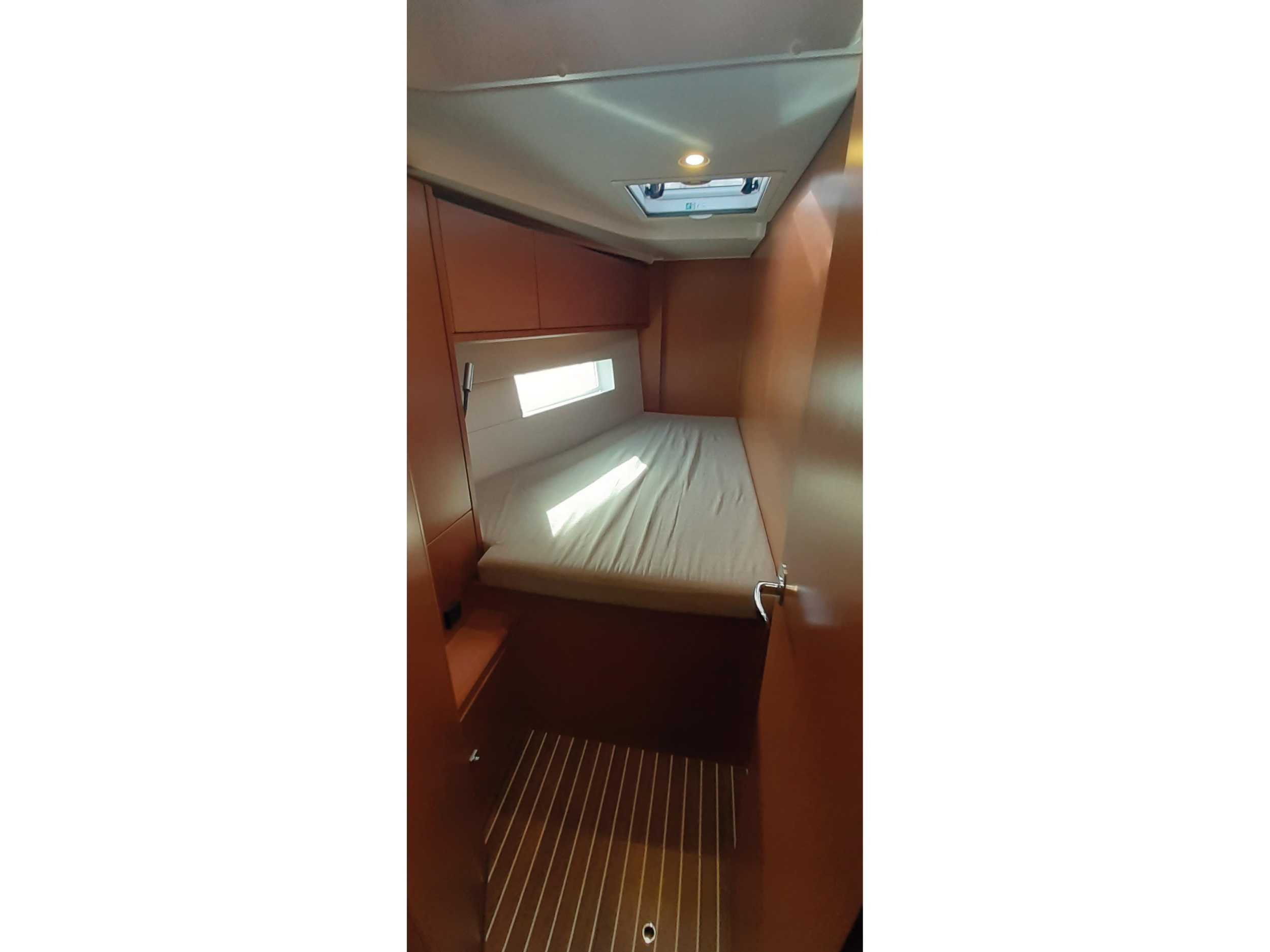 Bavaria C45 — photo 13