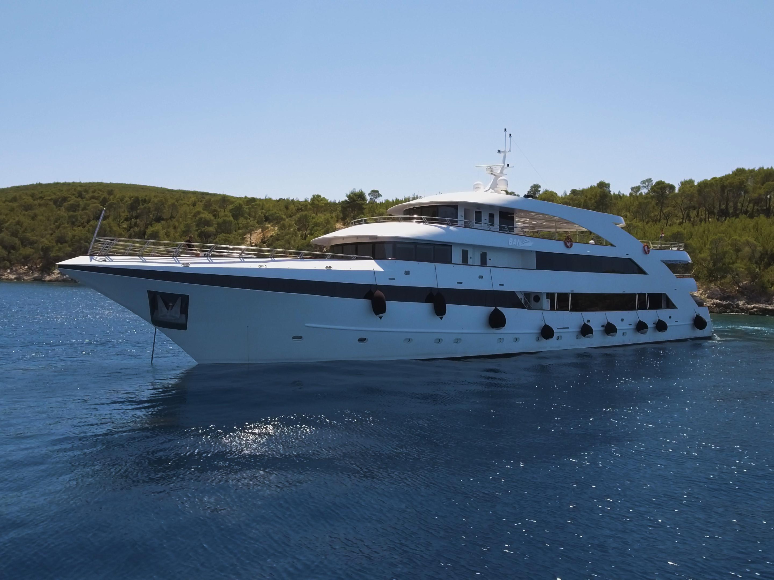 Luxury Motor Yacht — photo 1