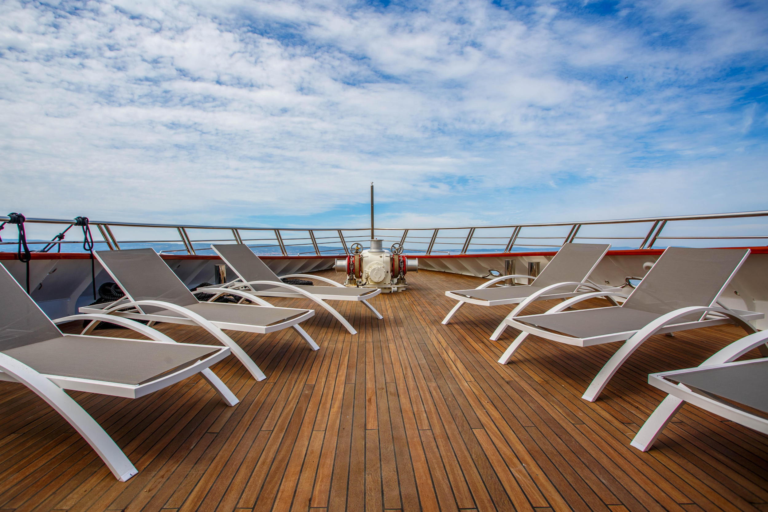 Luxury Motor Yacht — photo 4