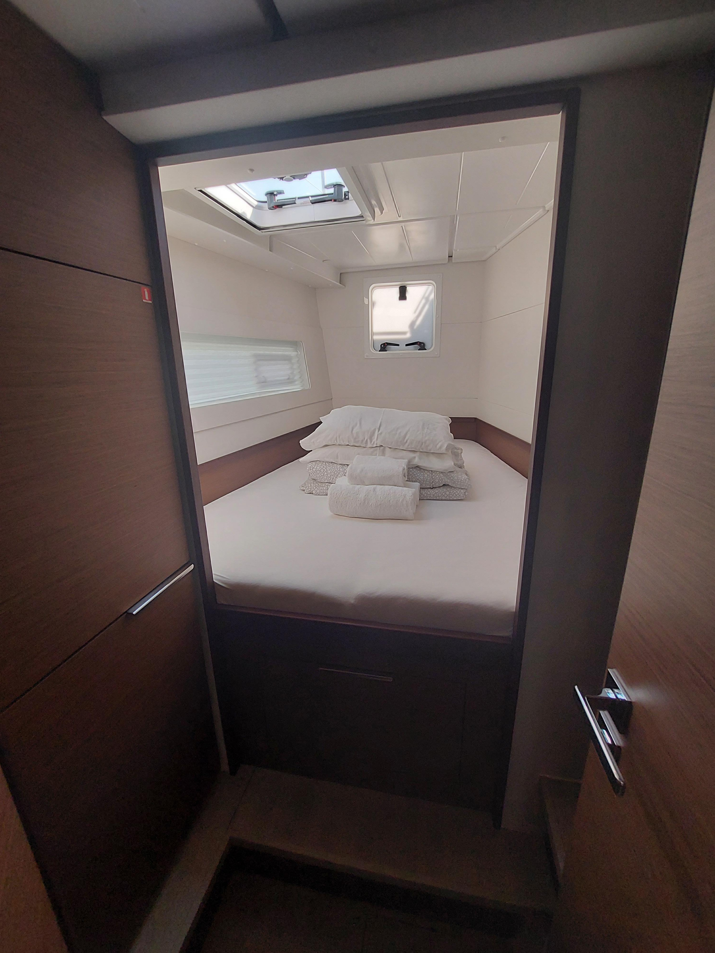 Lagoon 40 — photo 12