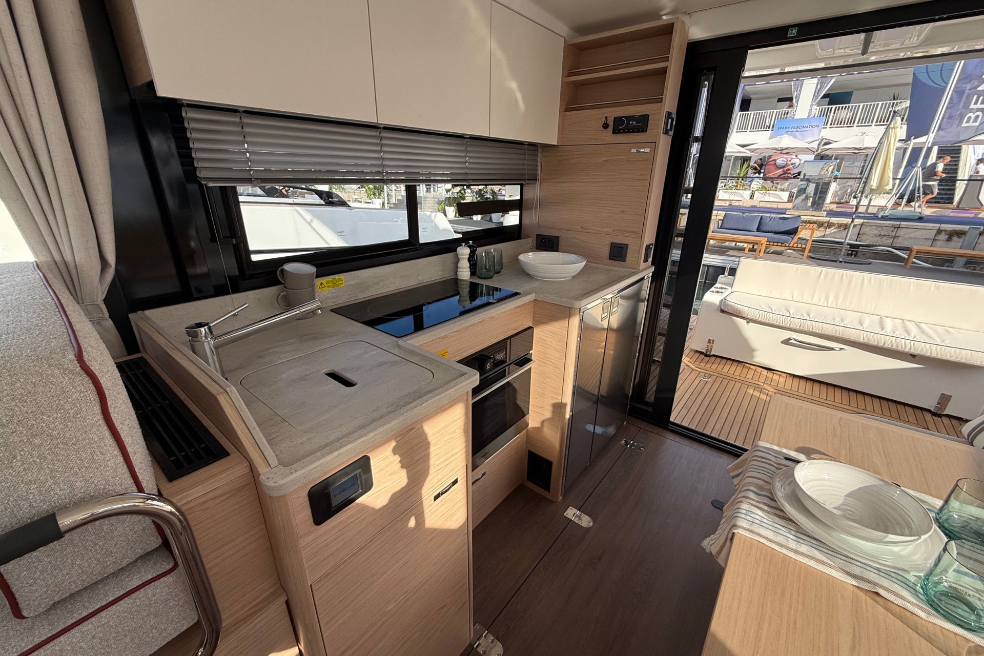 Swift Trawler 37 Fly — photo 14