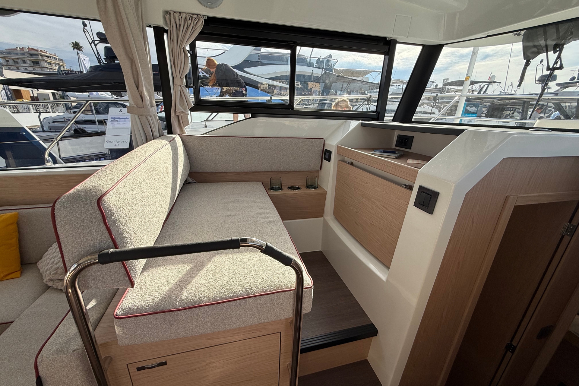 Swift Trawler 37 Fly — photo 19