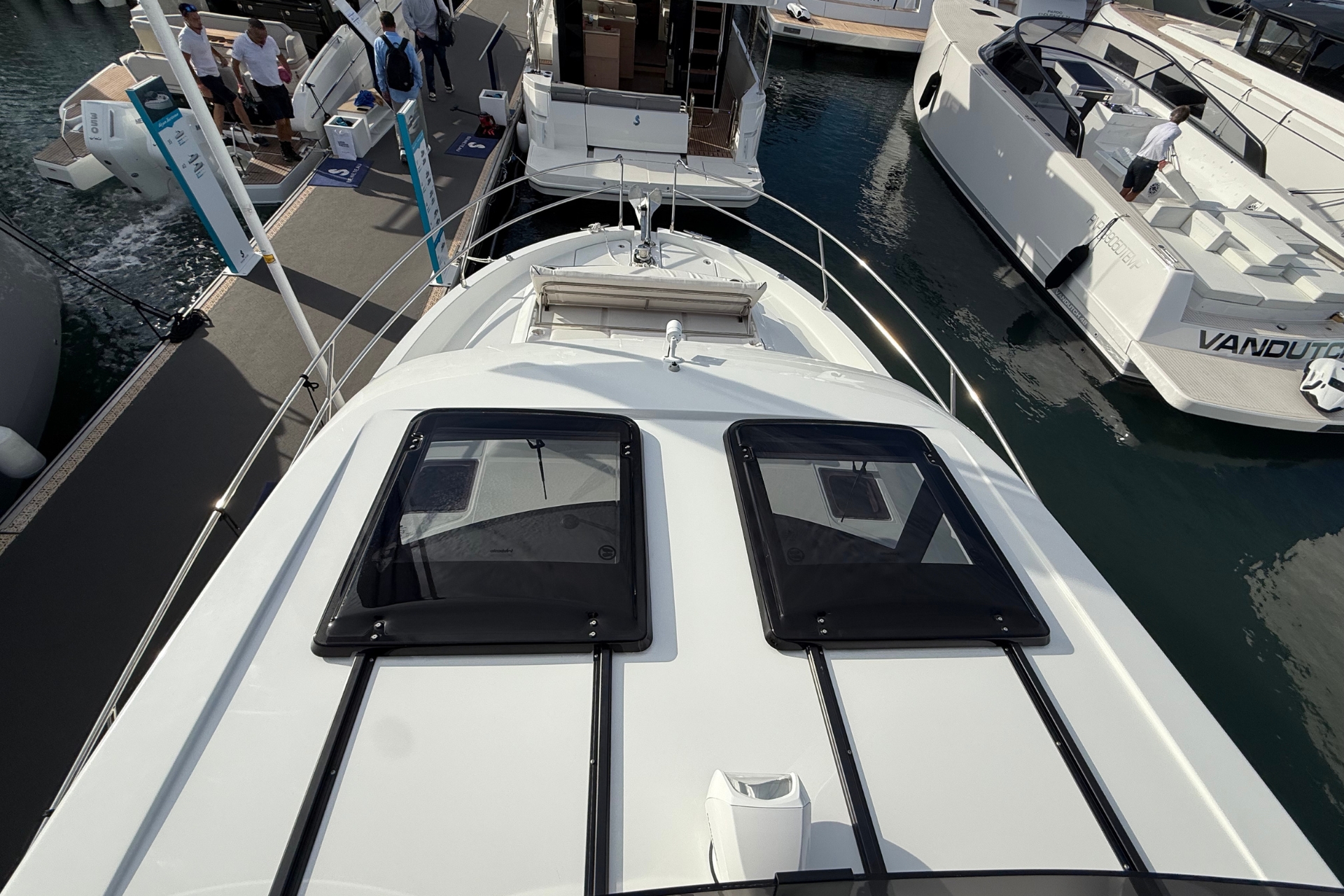Swift Trawler 37 Fly — photo 20