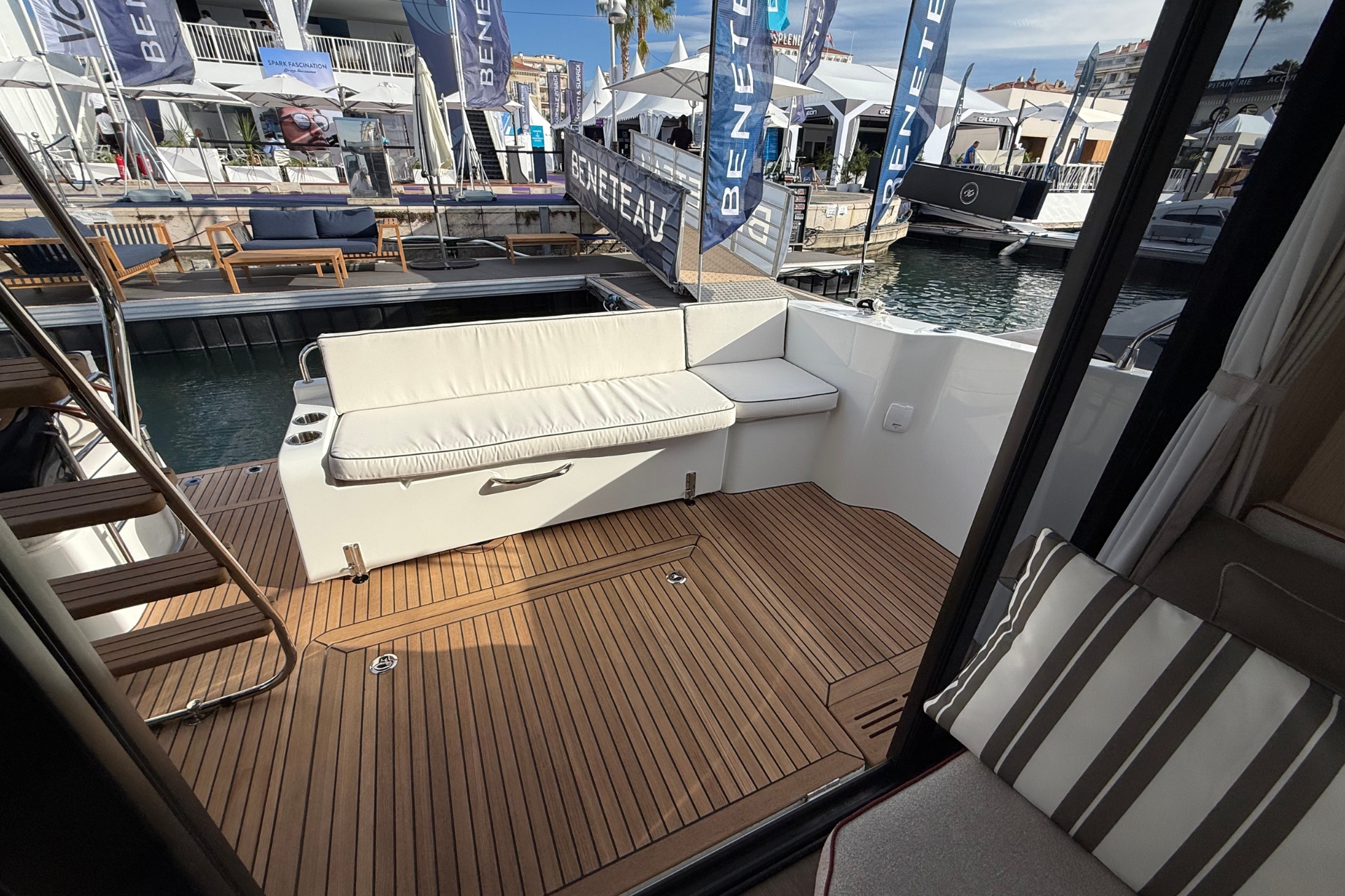Swift Trawler 37 Fly — photo 15