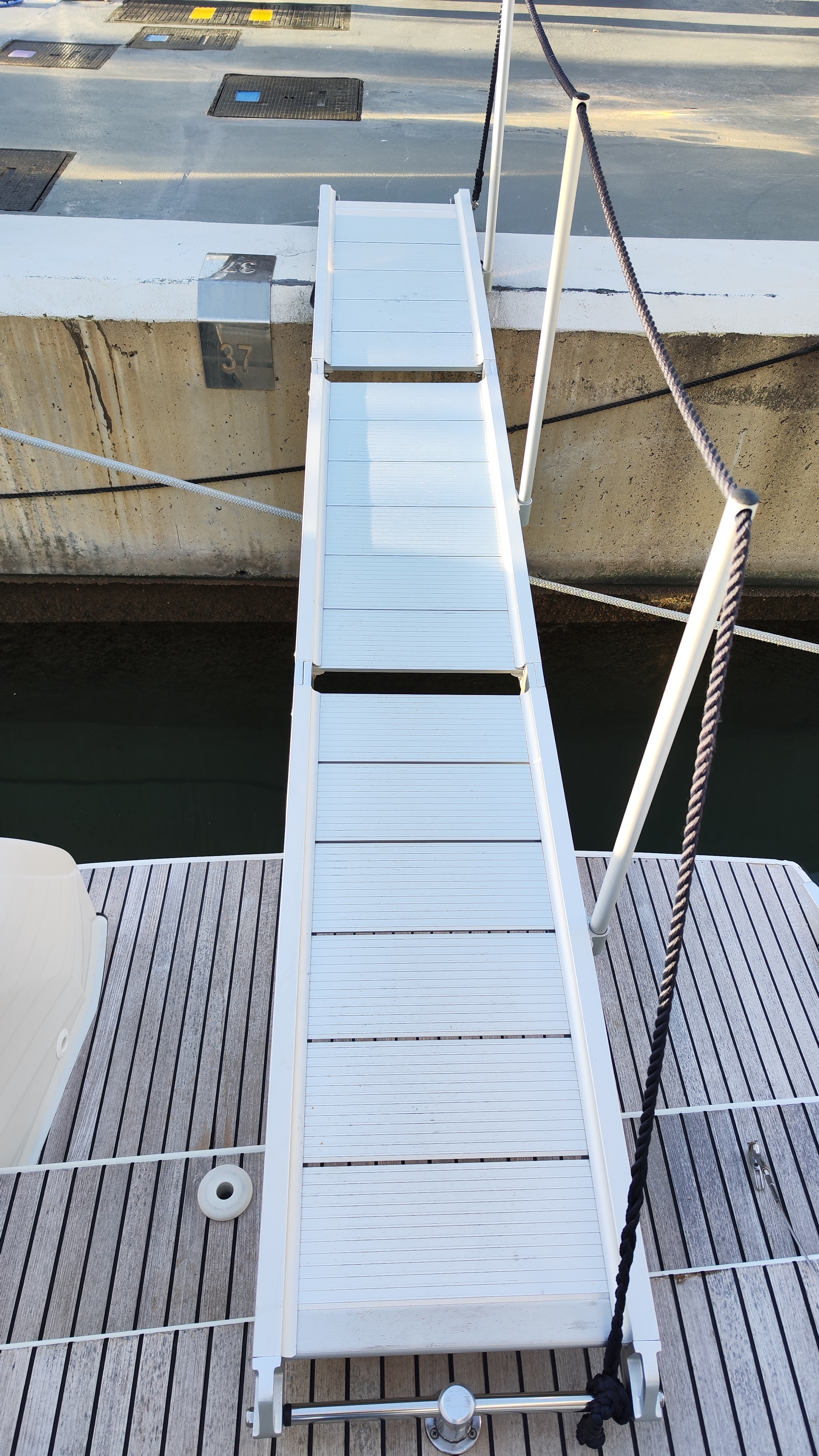 Lagoon 46 — photo 4