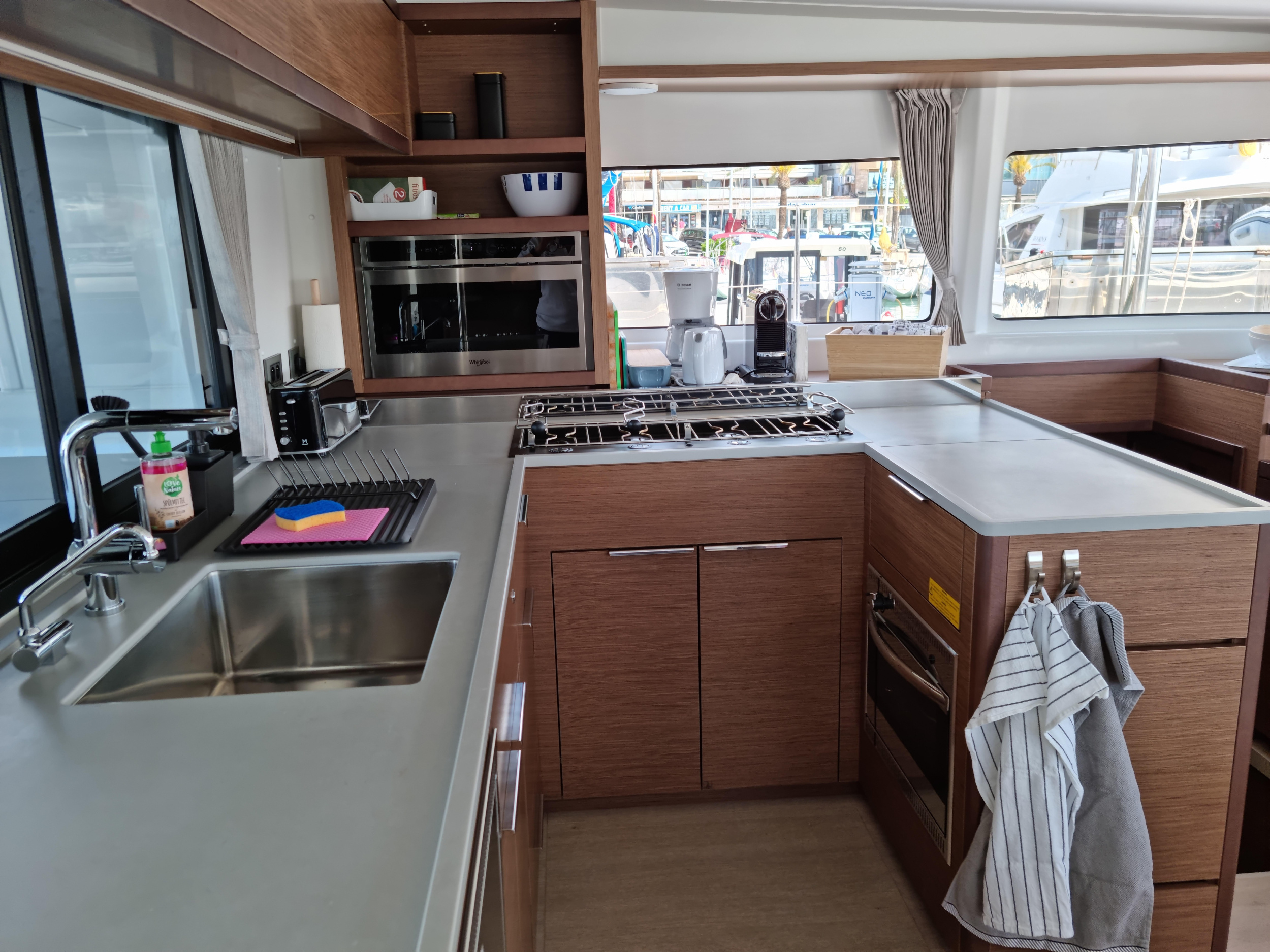 Lagoon 46 — photo 2