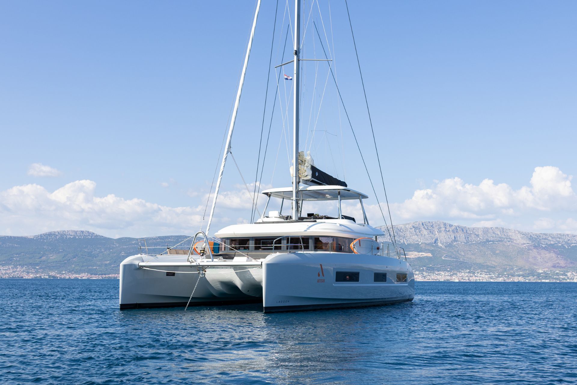 Lagoon 55 (2025) — photo 20