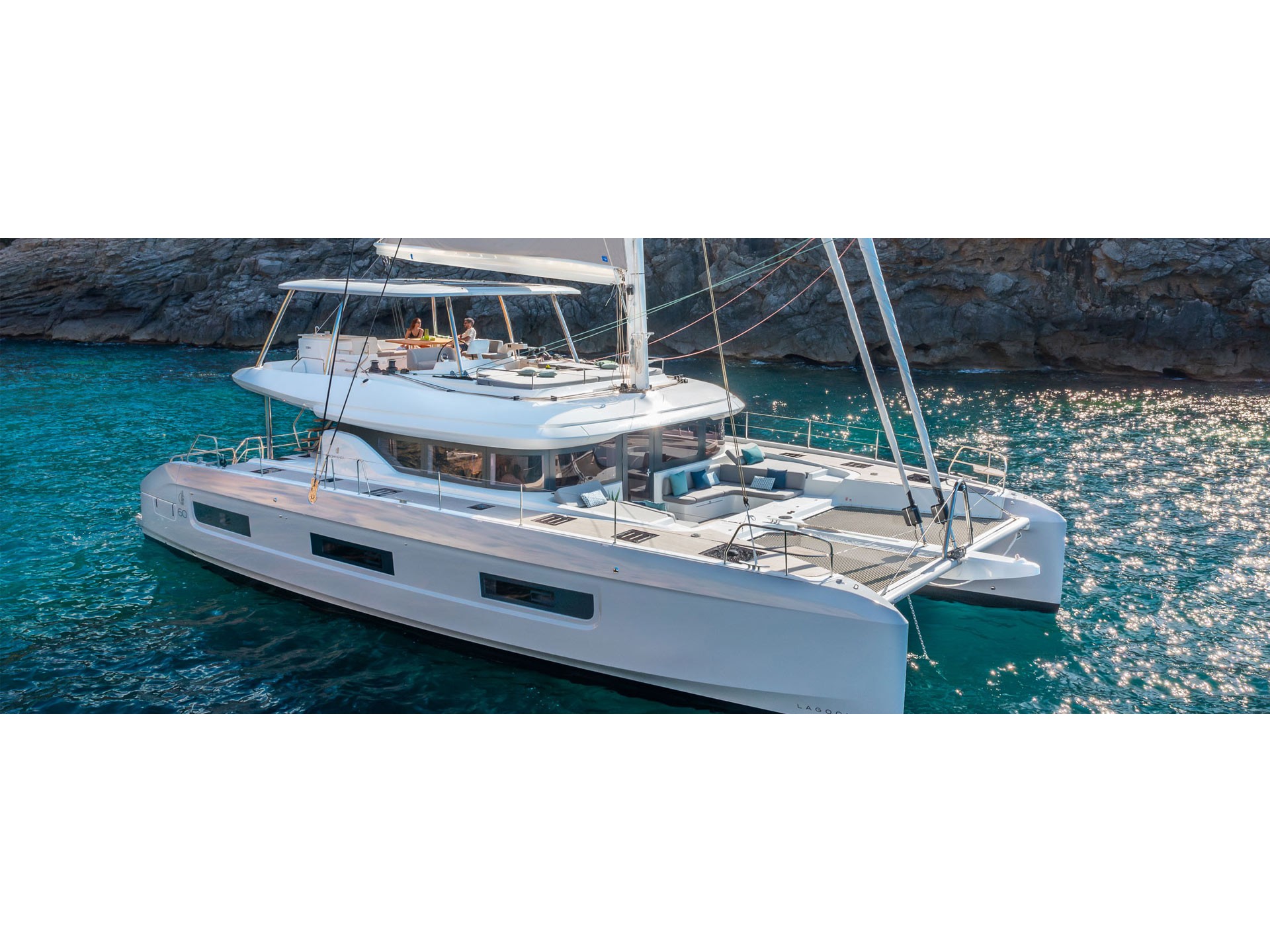 Lagoon 60 — photo 1