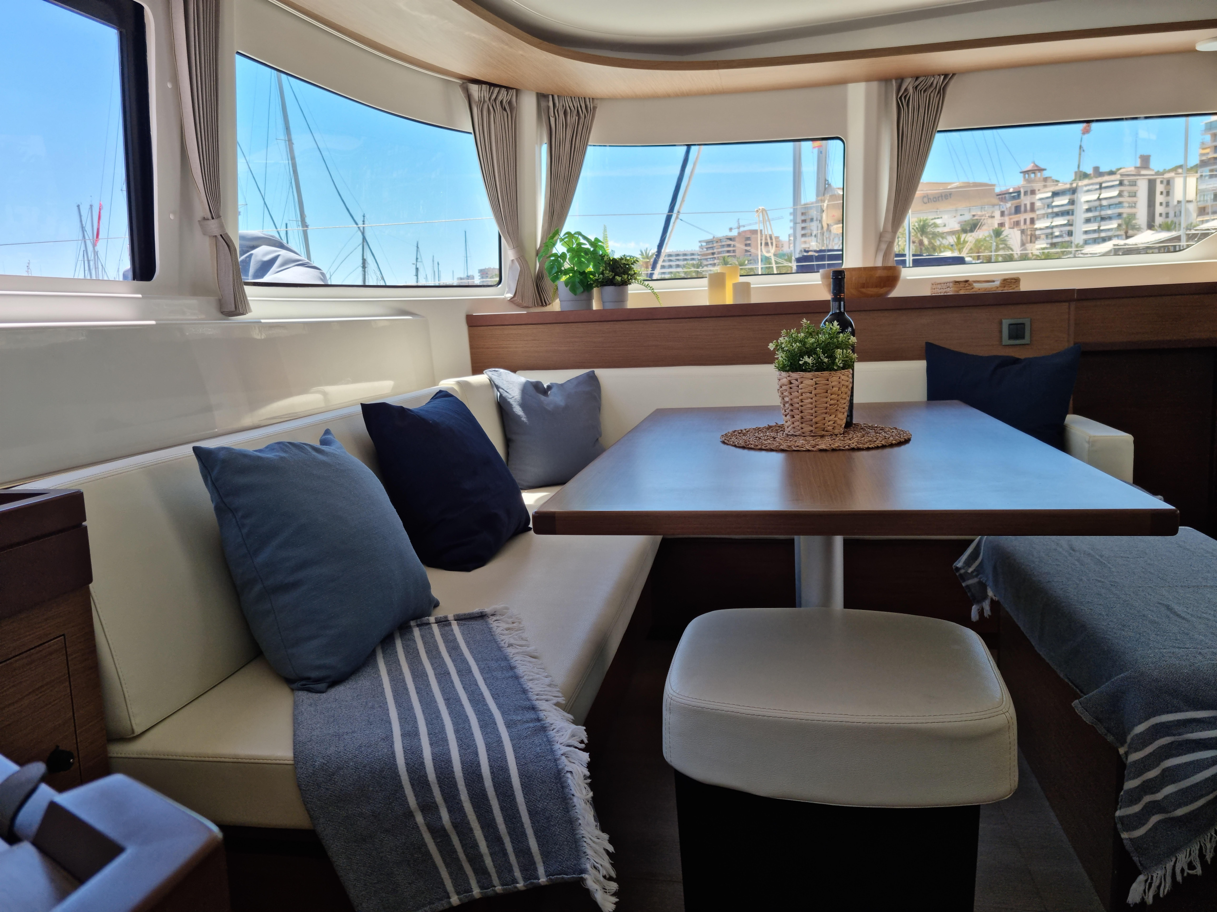 Lagoon 46 — photo 2