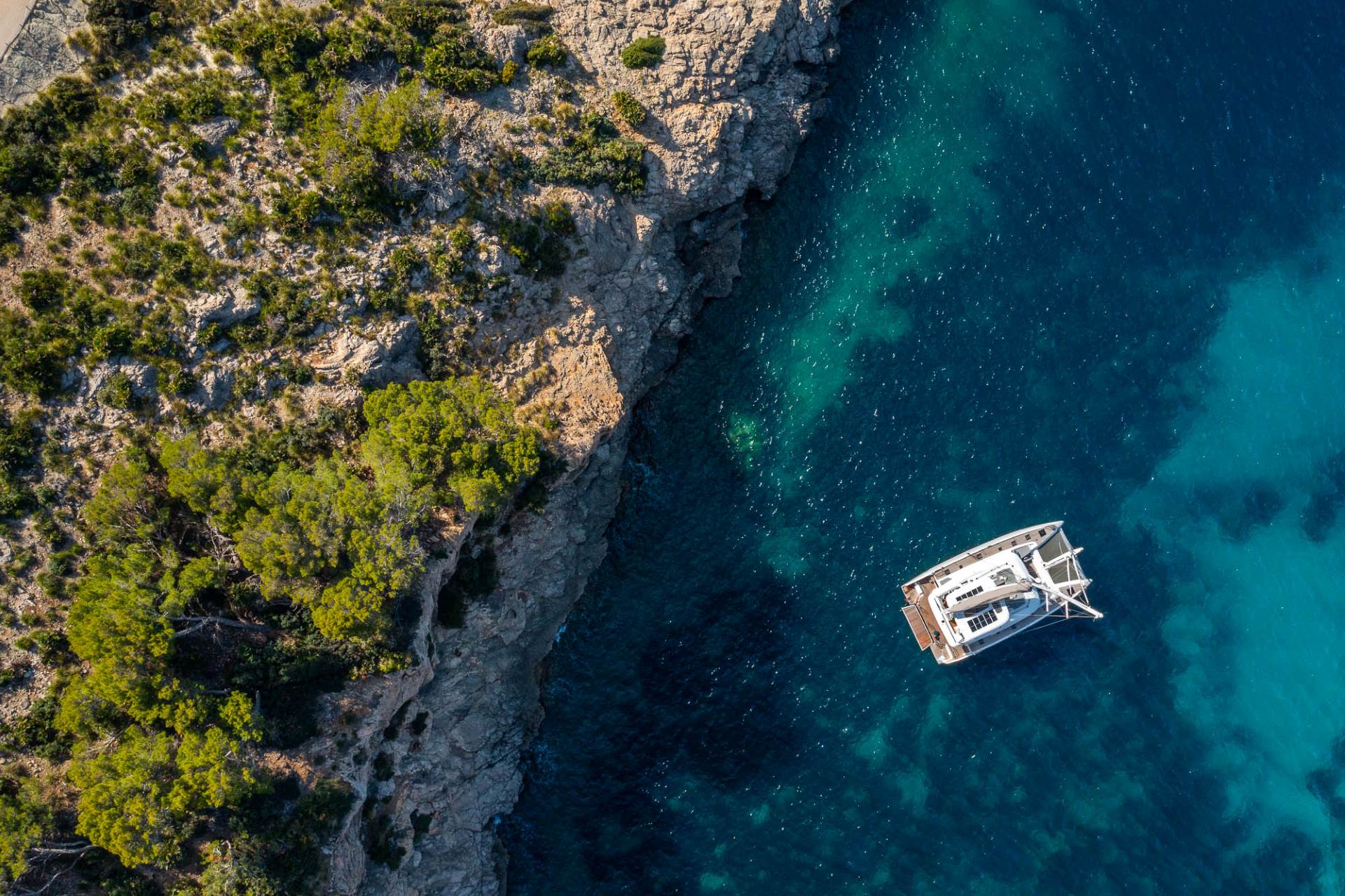 Lagoon 60 — photo 13
