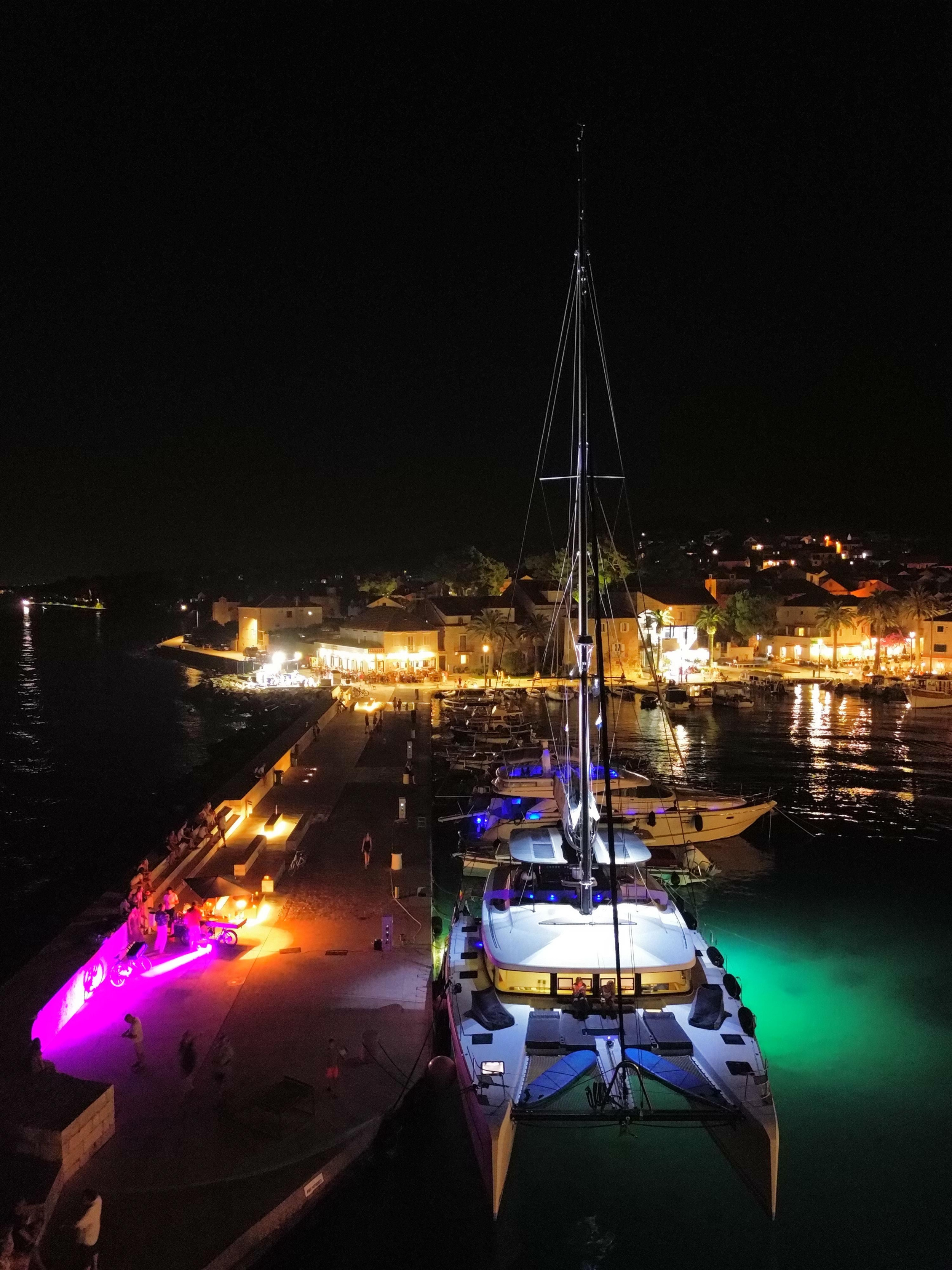 Lagoon 52 — photo 9