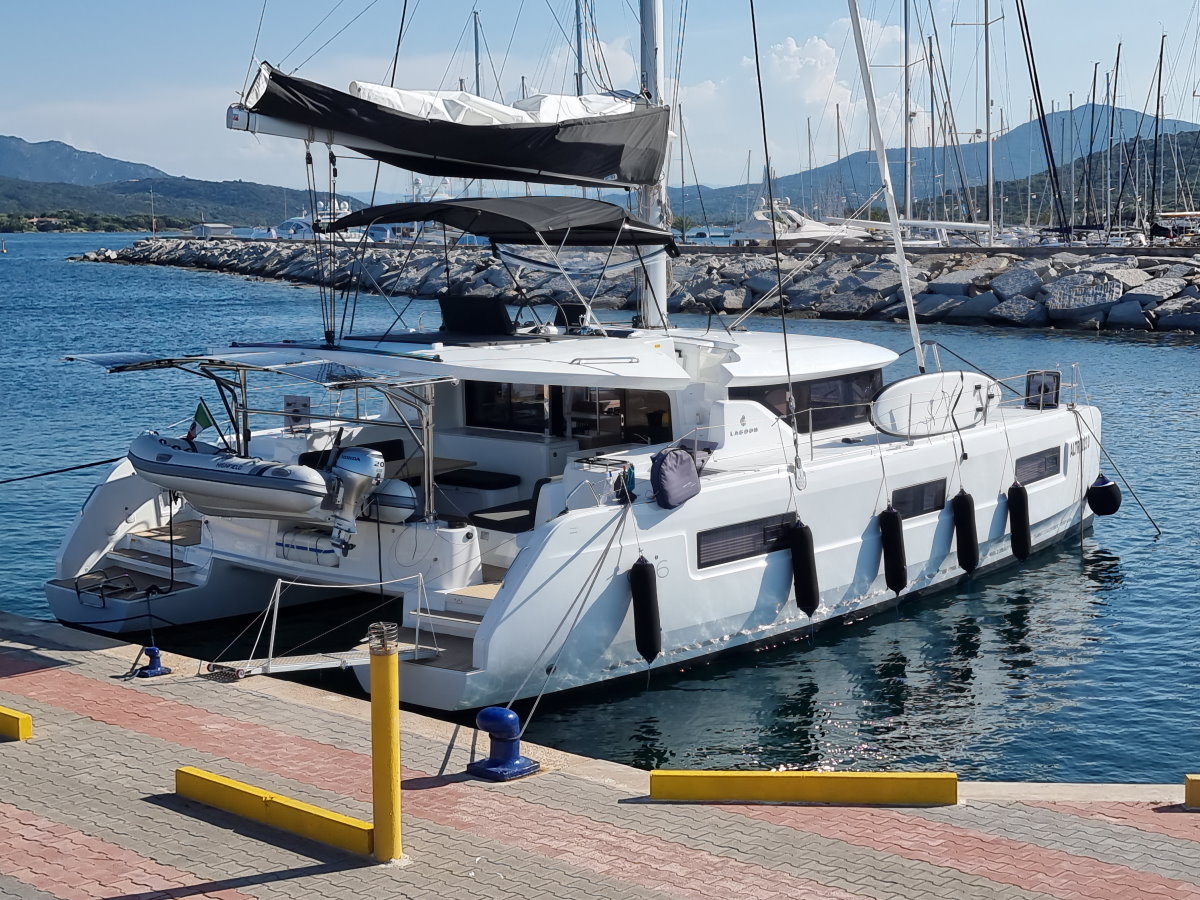 Lagoon 46 — photo 1