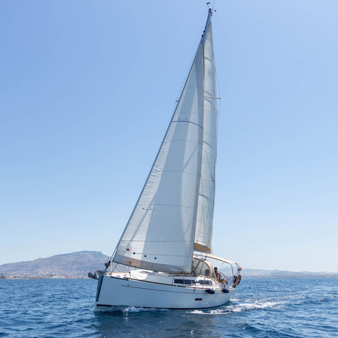 Dufour 335 Grand Large — photo 13