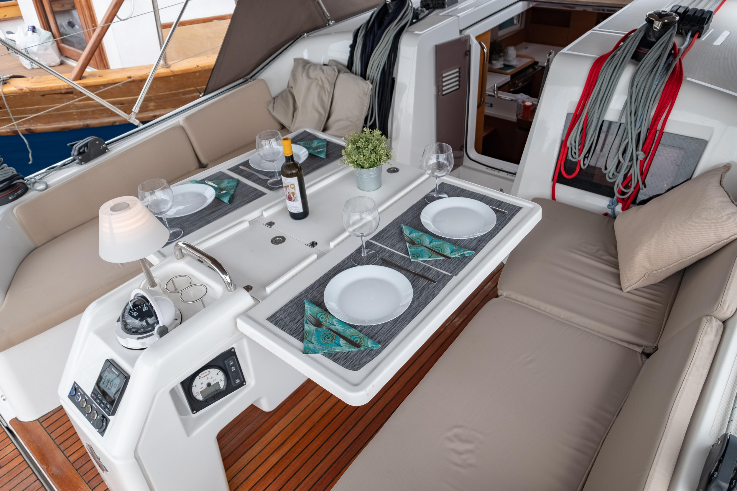 Sun Odyssey 410 — photo 25