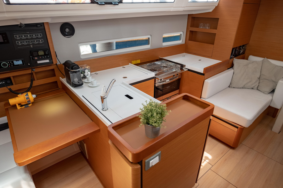 Sun Odyssey 410 — photo 37