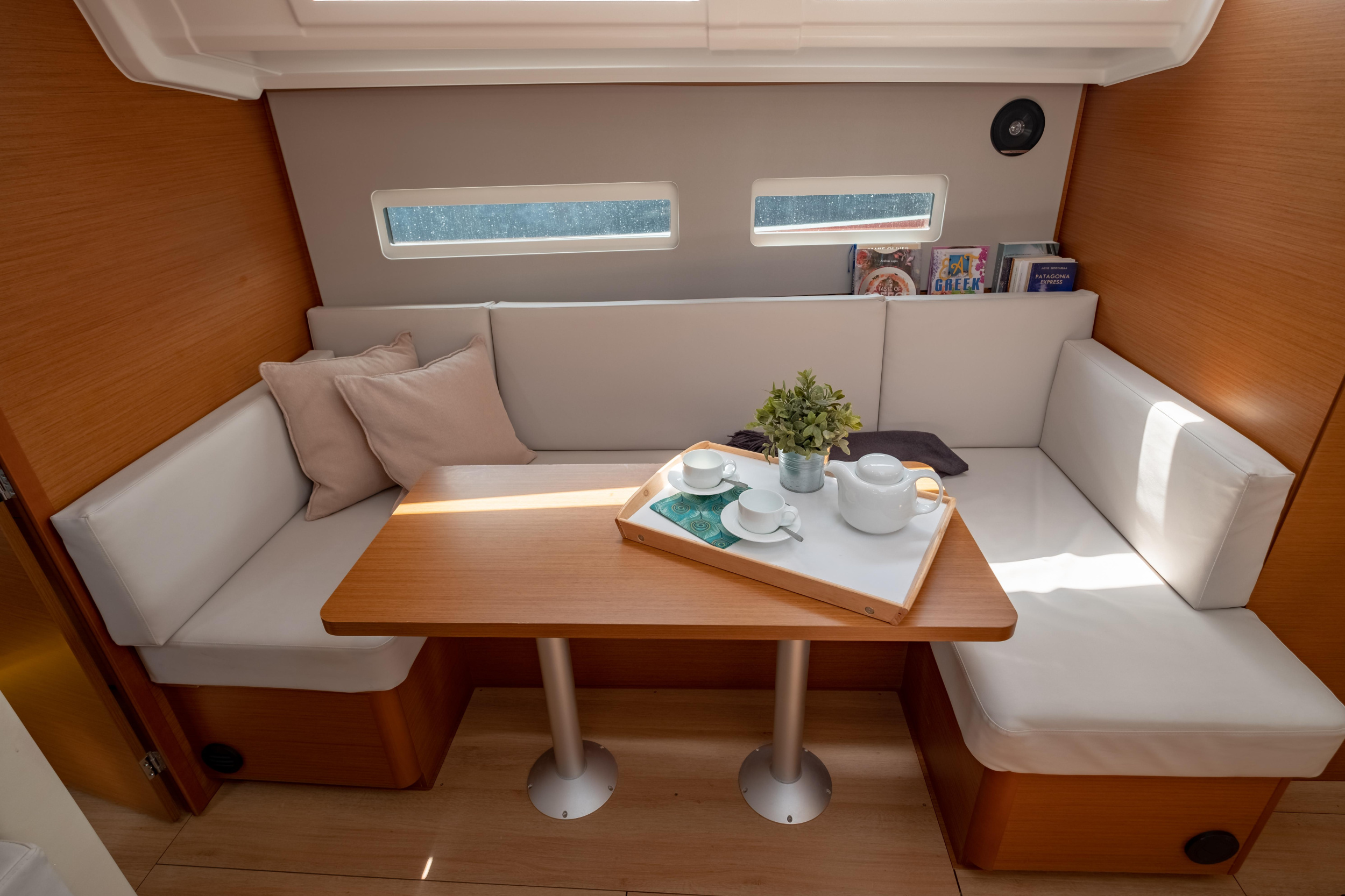 Sun Odyssey 410 — photo 2