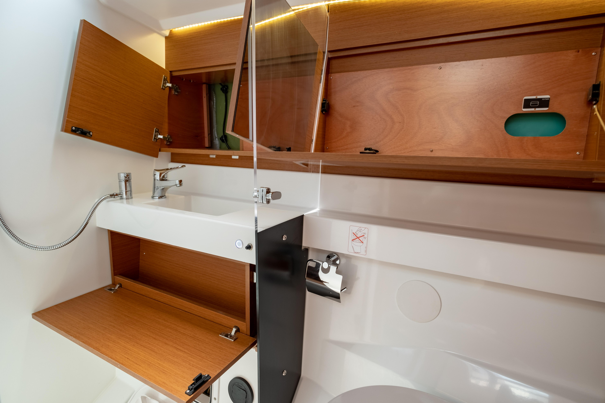 Sun Odyssey 410 — photo 34