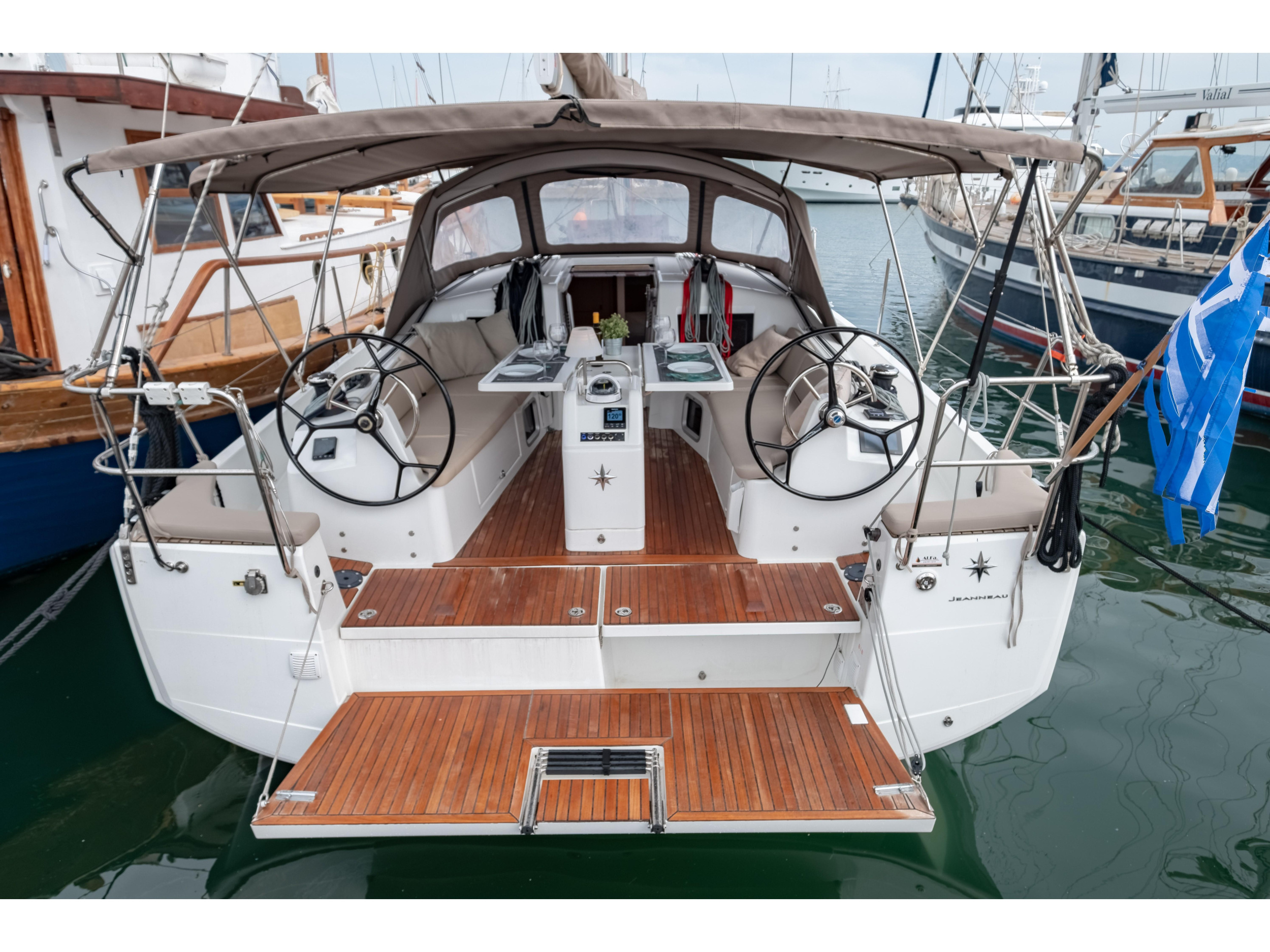 Sun Odyssey 410 — photo 1