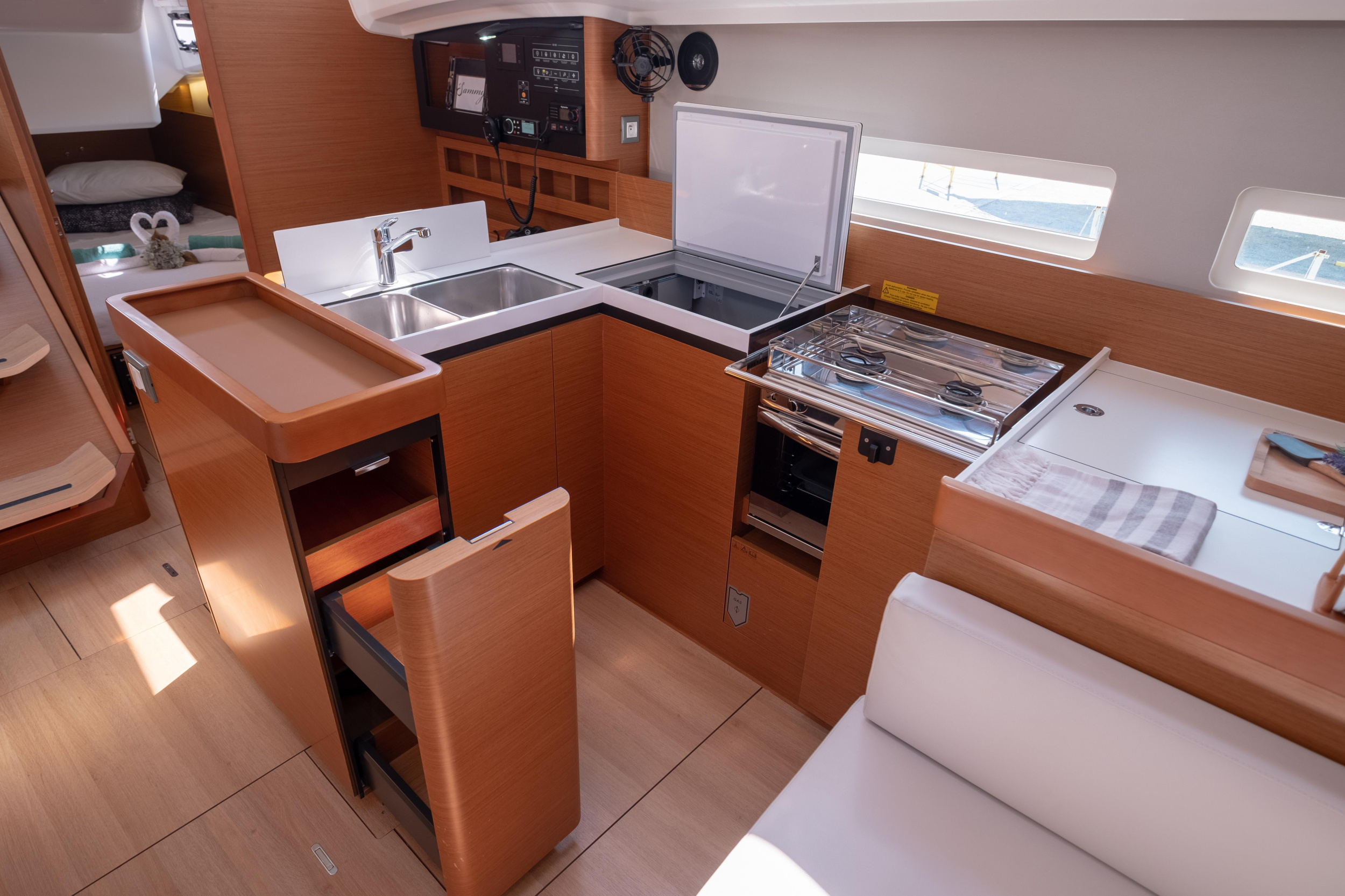 Sun Odyssey 410 — photo 37