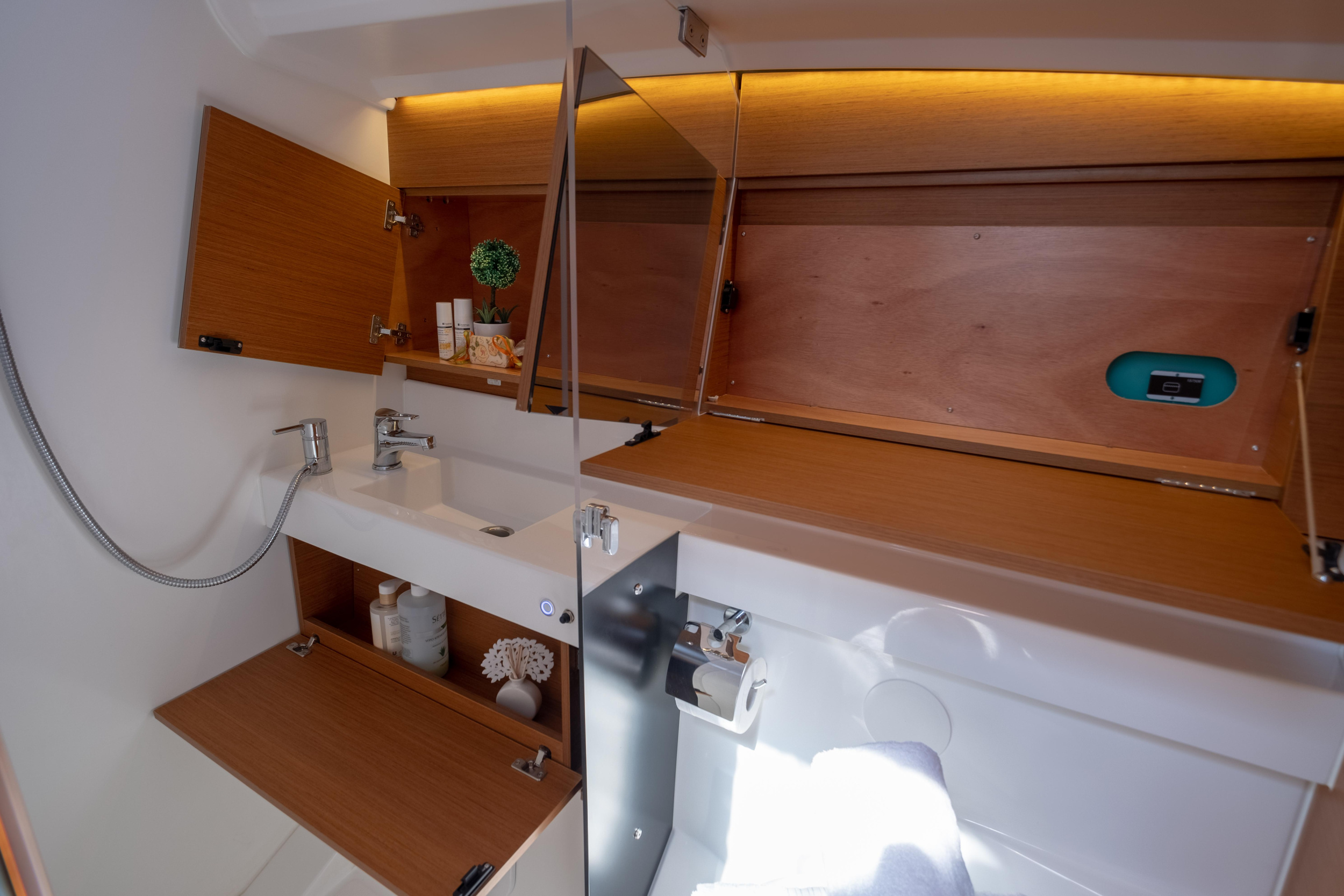 Sun Odyssey 410 — photo 17