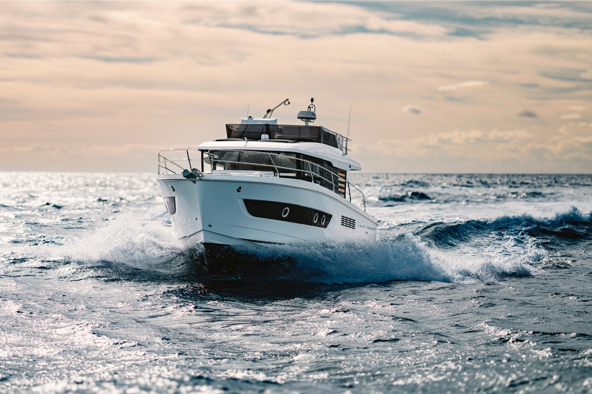Swift Trawler 37 Fly — photo 13
