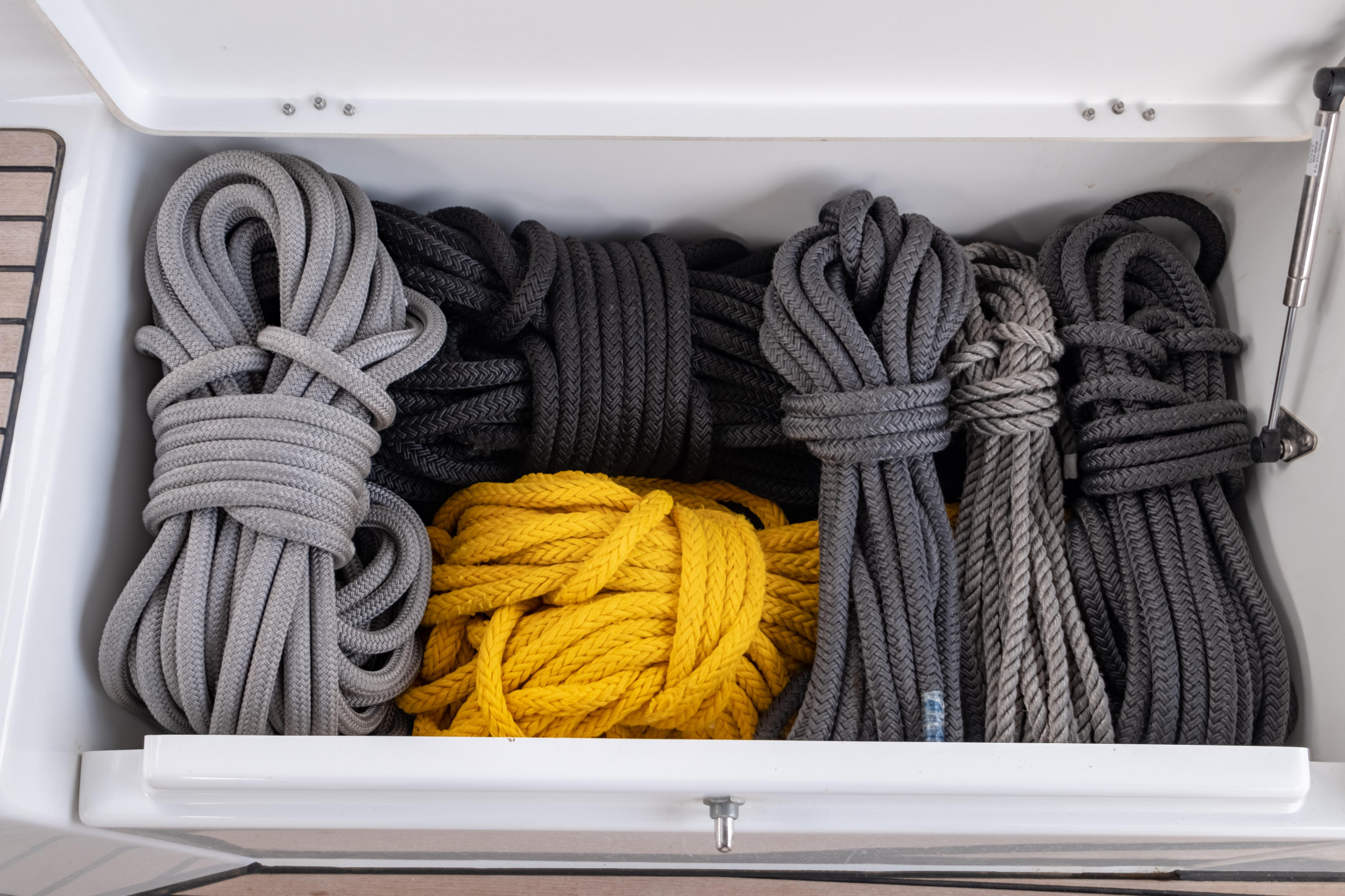 Sun Odyssey 410 — photo 36