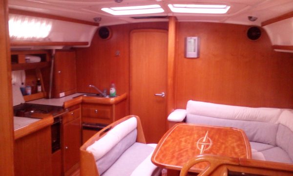 Bavaria 42 Cruiser — photo 5