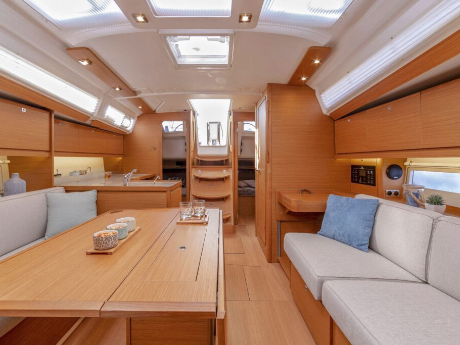 Dufour 390 Grand Large — photo 15