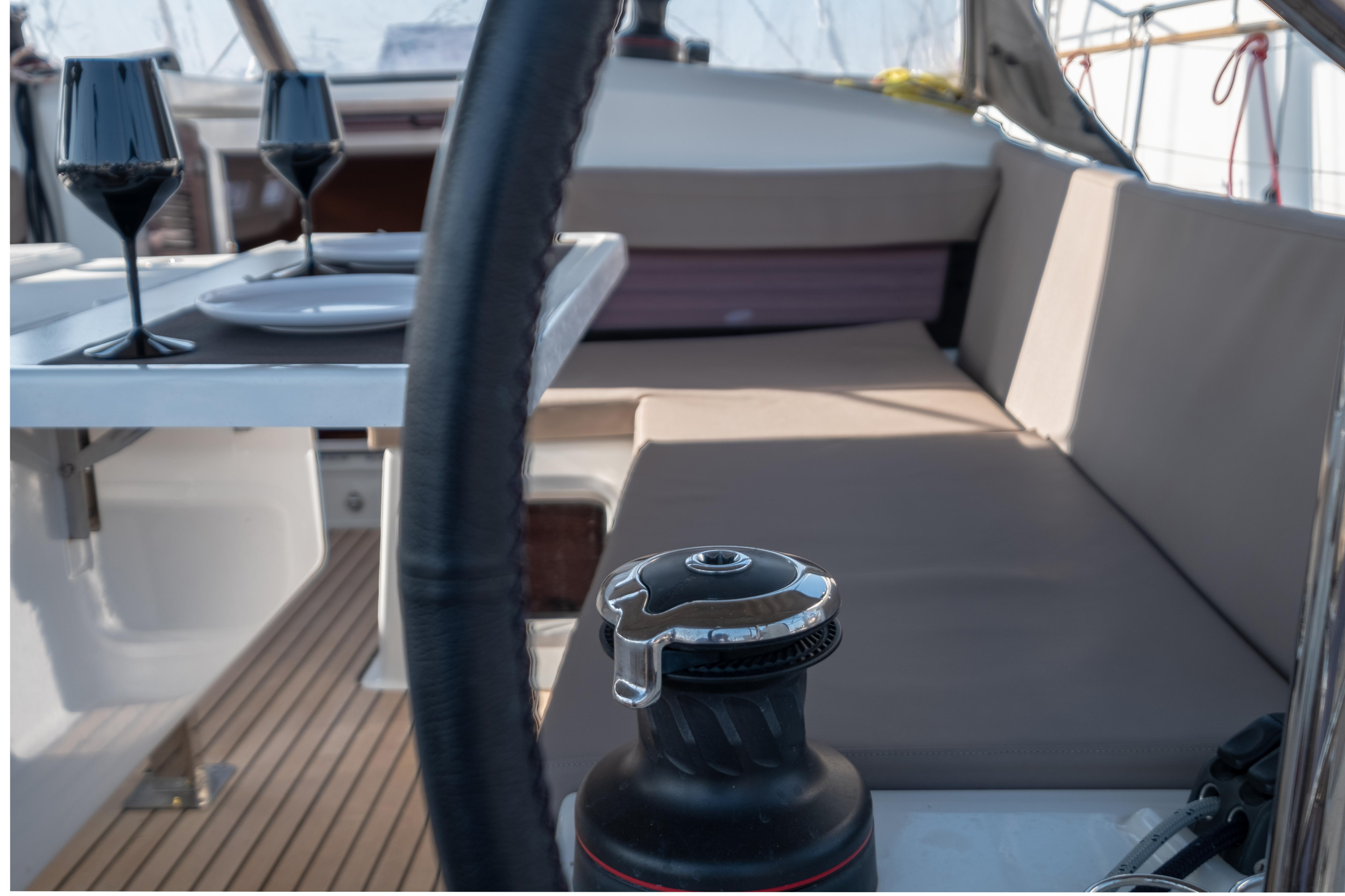 Sun Odyssey 440 — photo 14