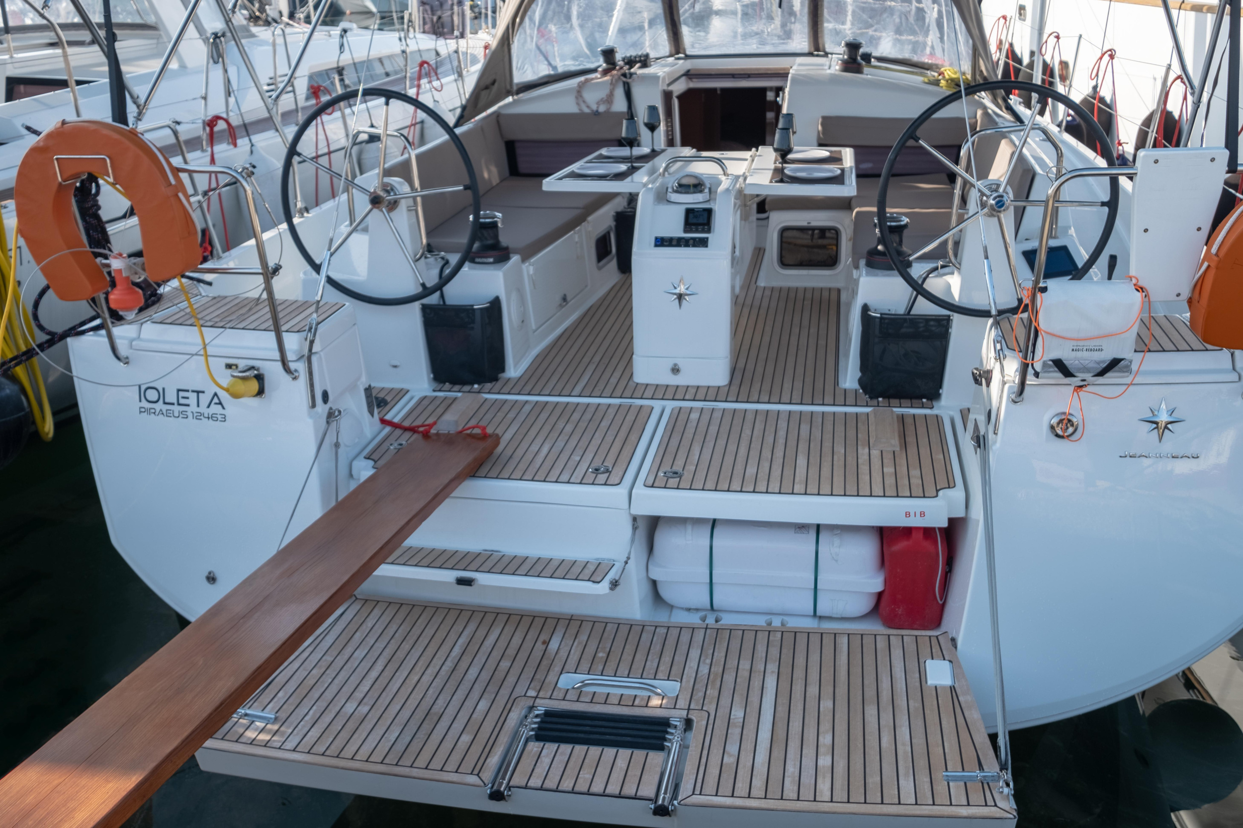 Sun Odyssey 440 — photo 3