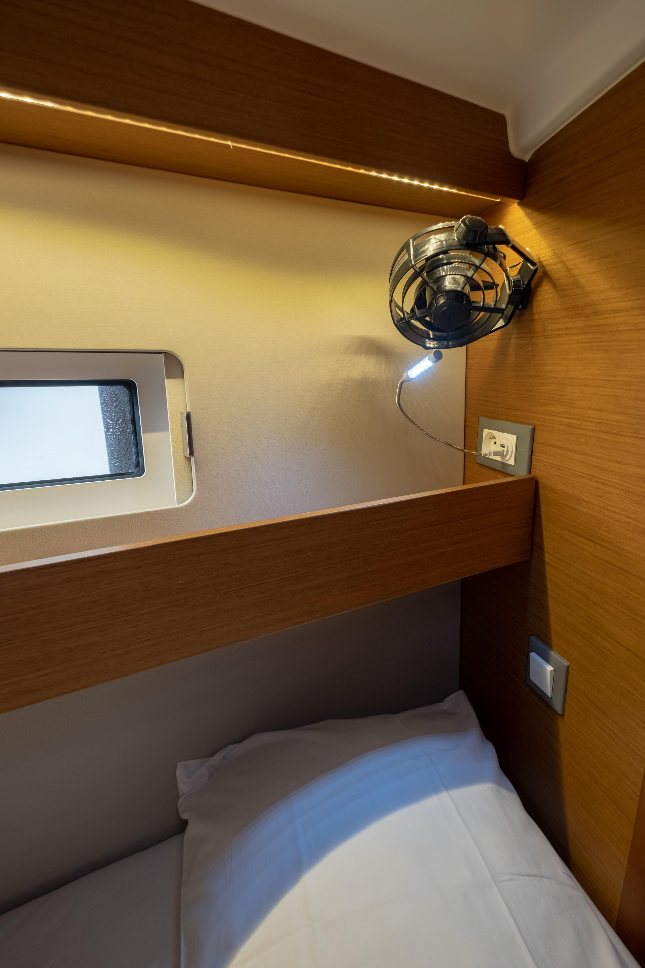 Sun Odyssey 440 — photo 12