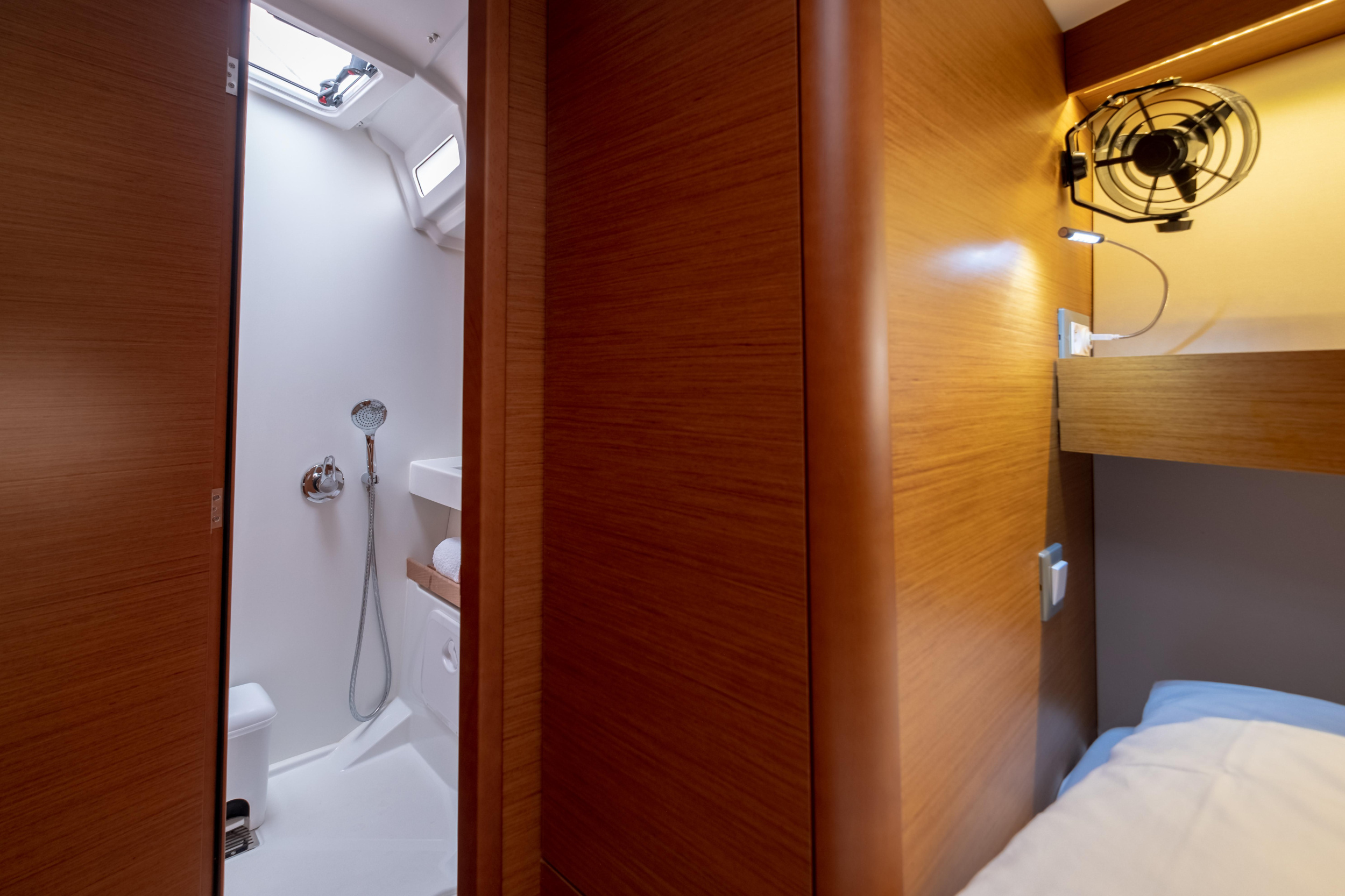 Sun Odyssey 440 — photo 22
