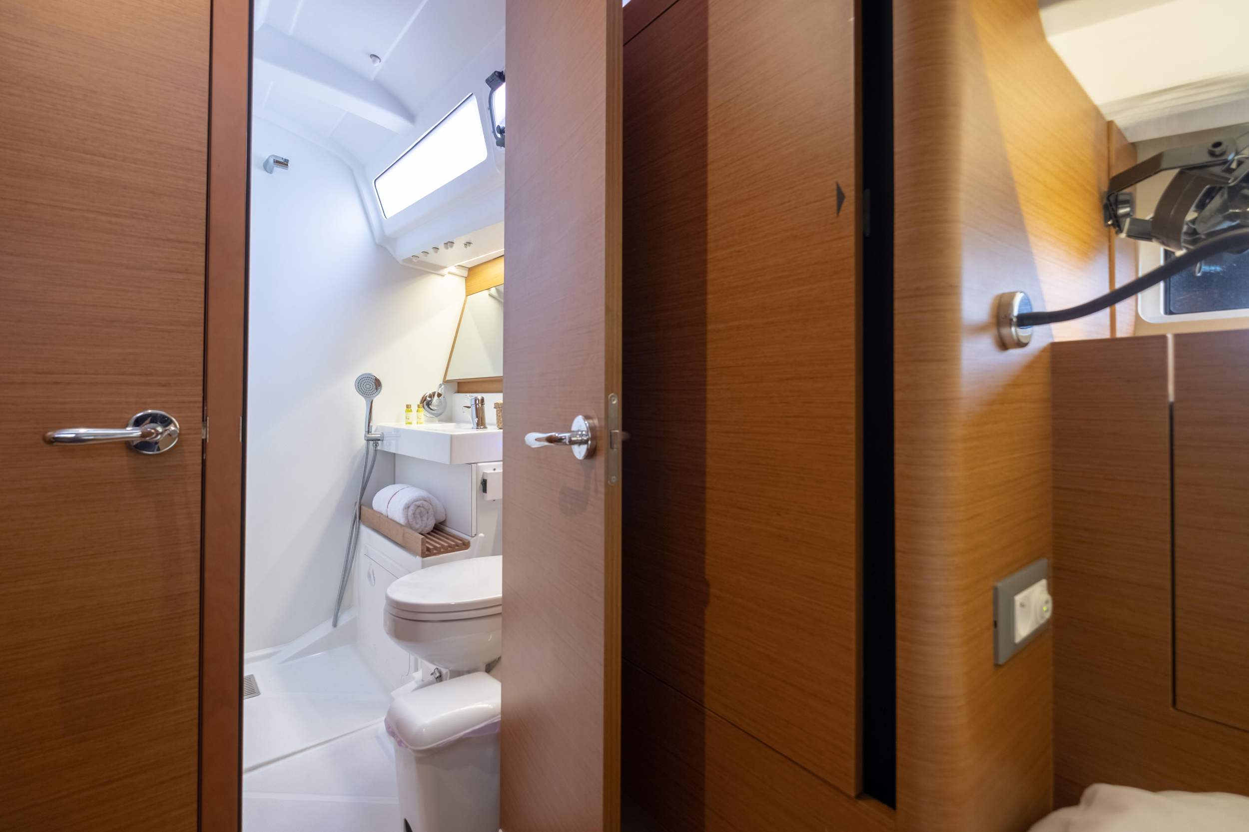 Sun Odyssey 440 — photo 48