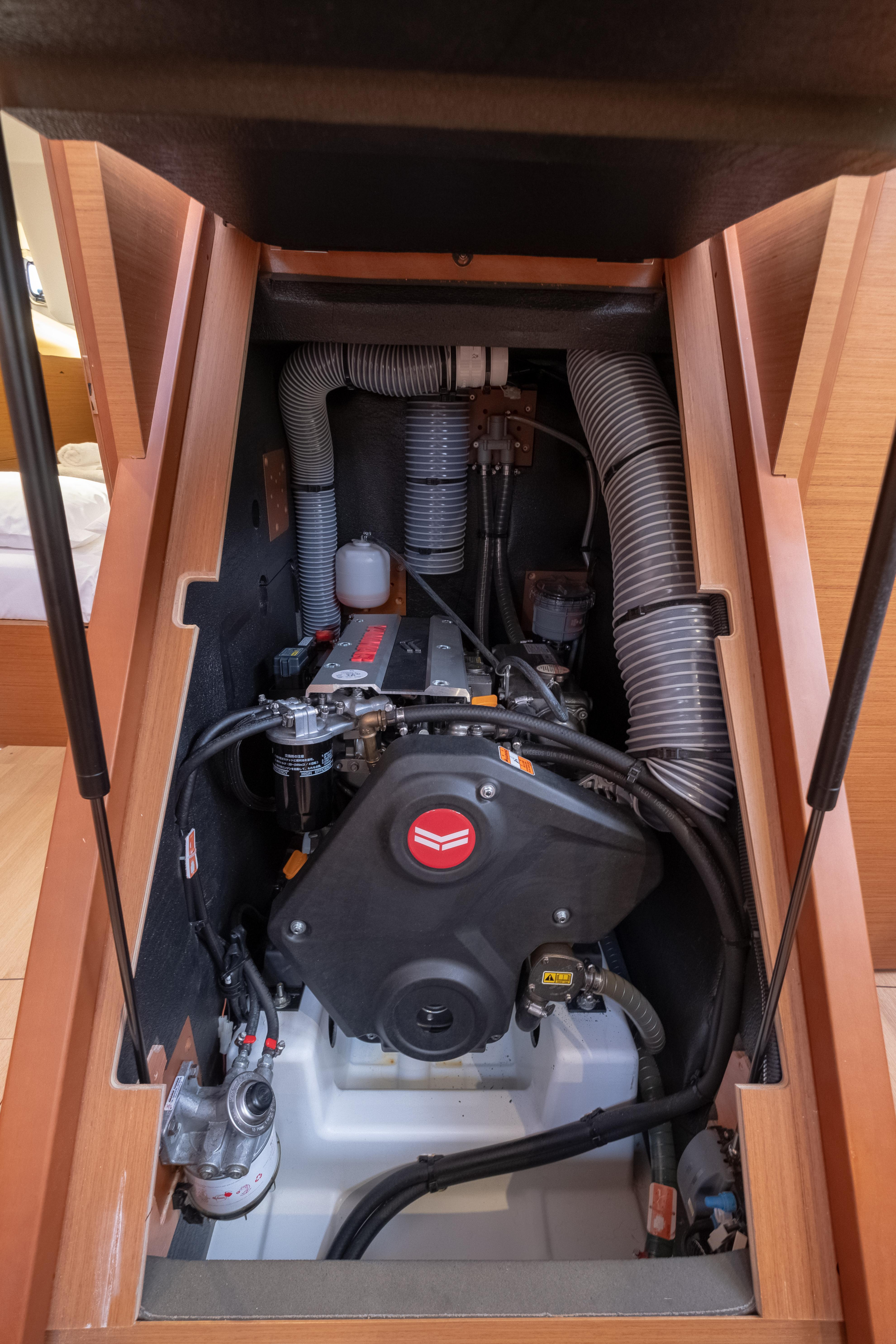 Sun Odyssey 440 — photo 4