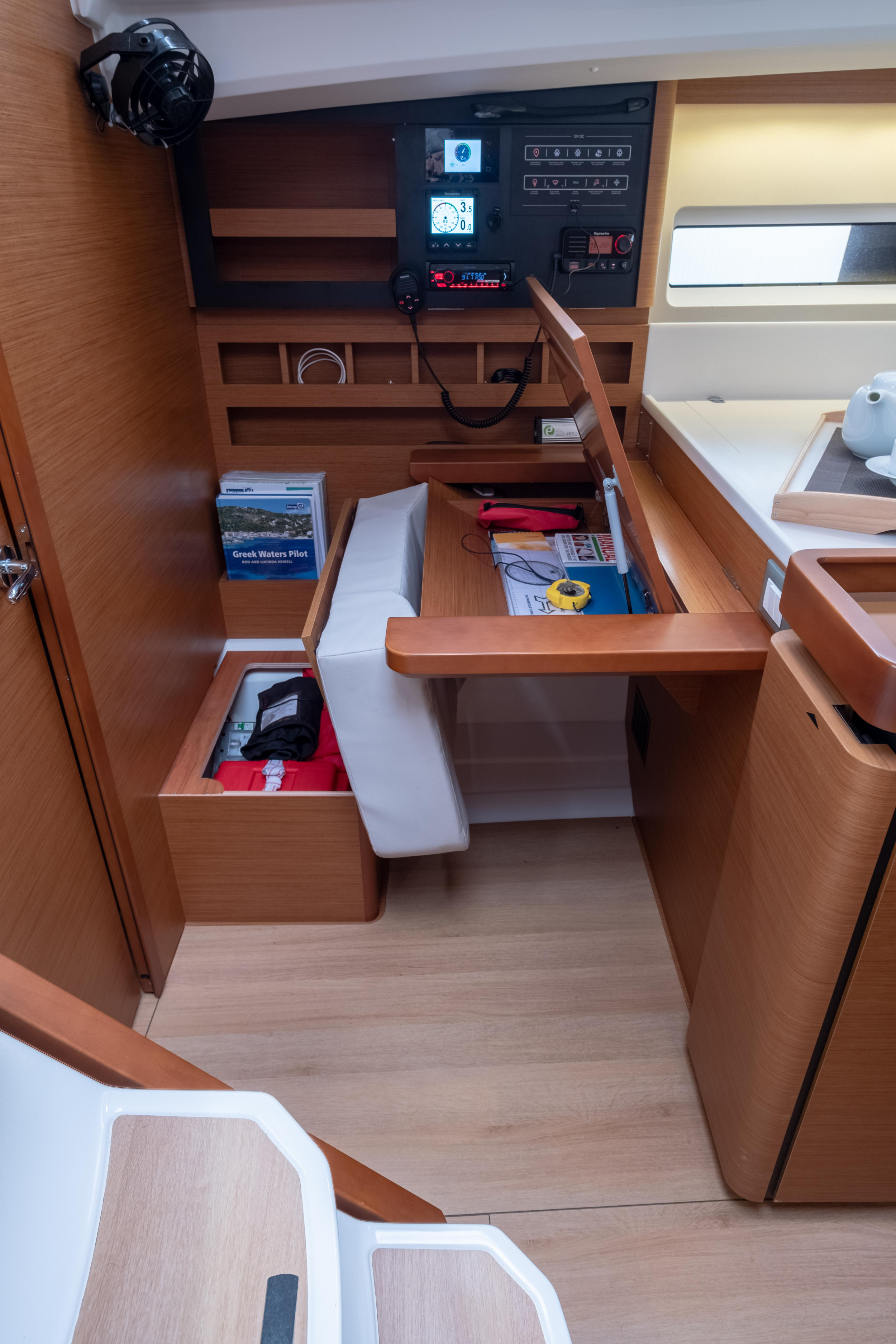 Sun Odyssey 440 — photo 38
