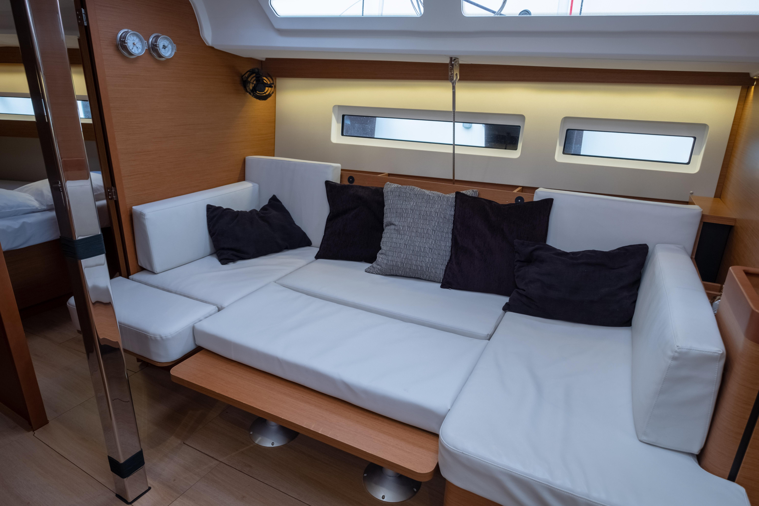 Sun Odyssey 440 — photo 24