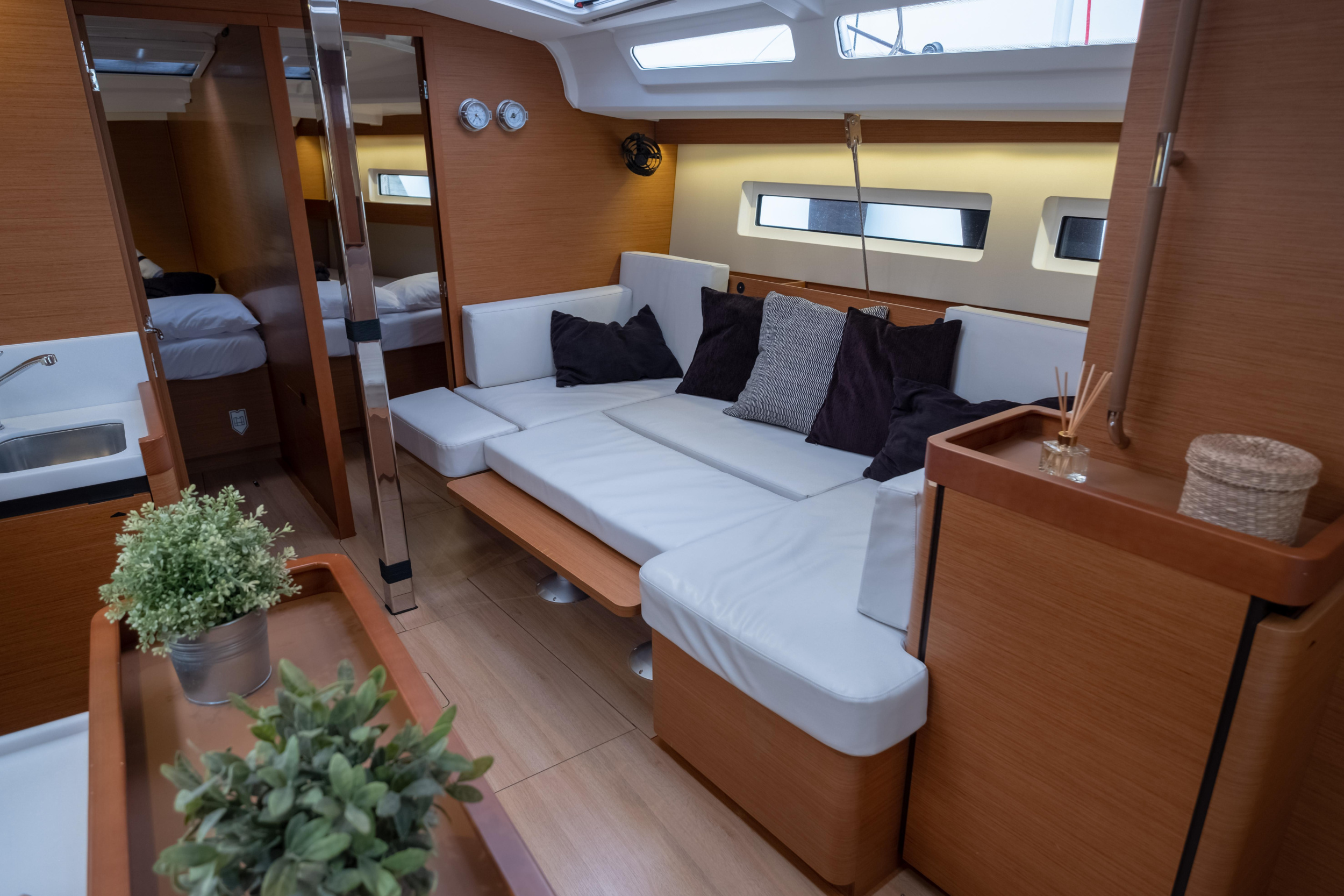 Sun Odyssey 440 — photo 13