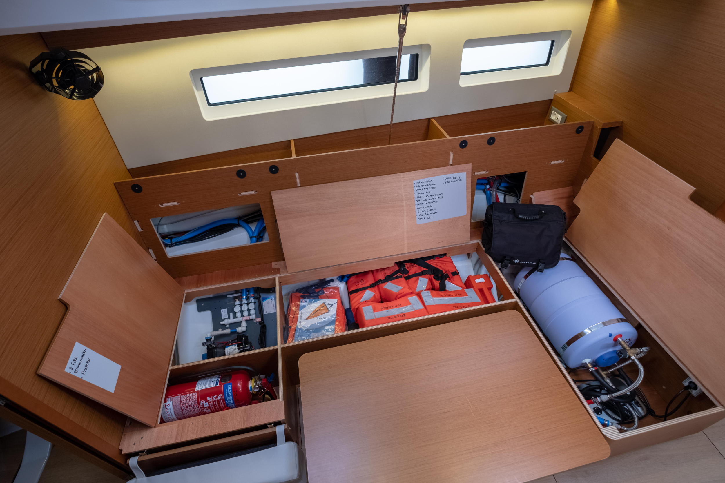 Sun Odyssey 440 — photo 25