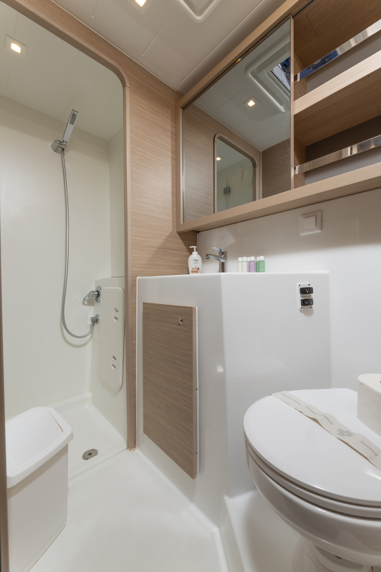 Lagoon 42 Millenium — photo 5