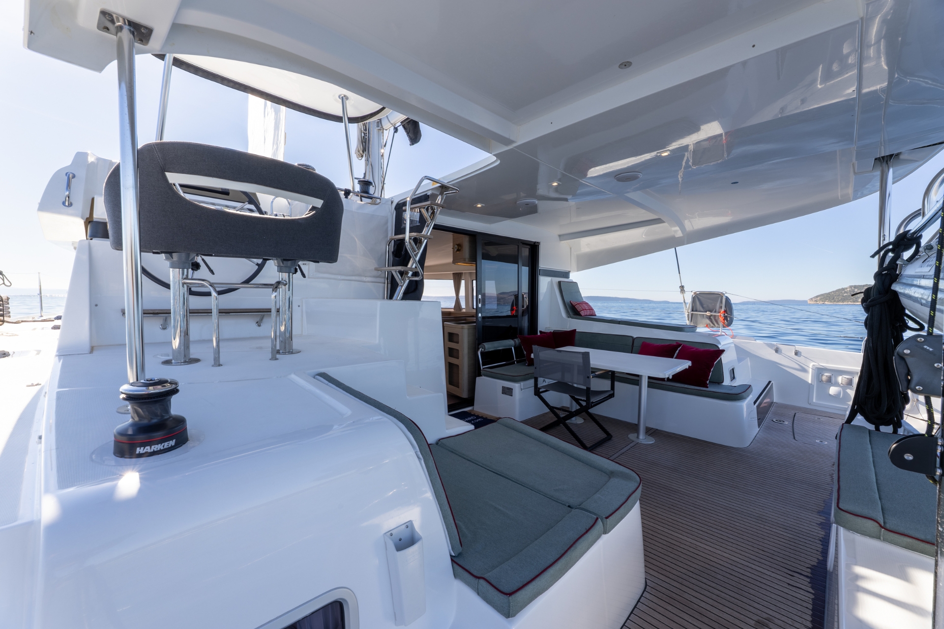 Lagoon 42 Millenium — photo 4