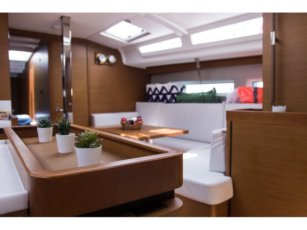 Sun Odyssey 440 — photo 20