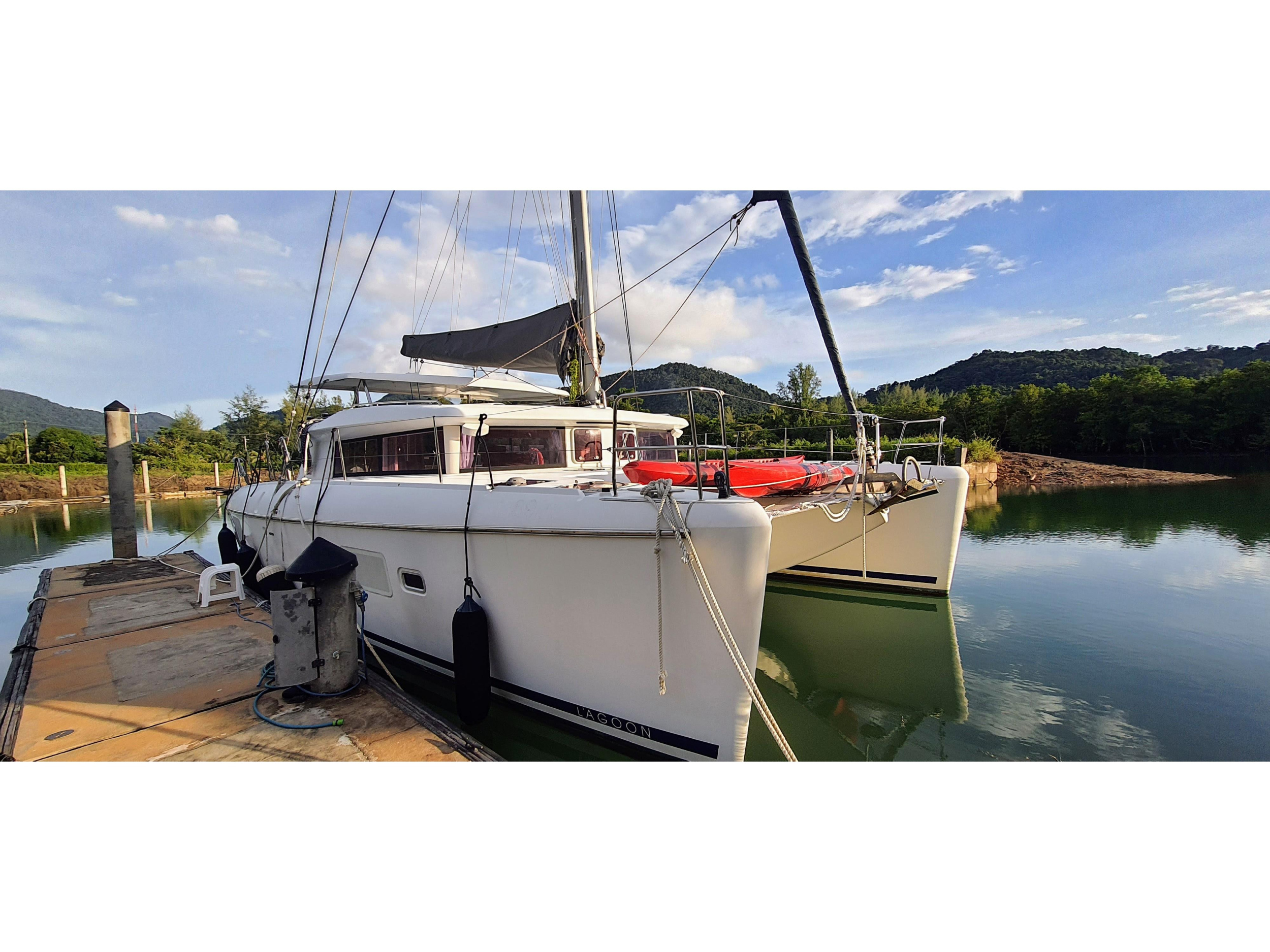 Lagoon 420 — photo 1