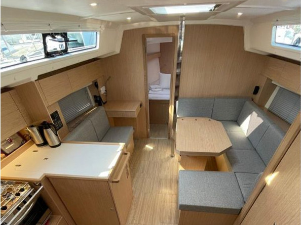 Bavaria C42 — photo 8