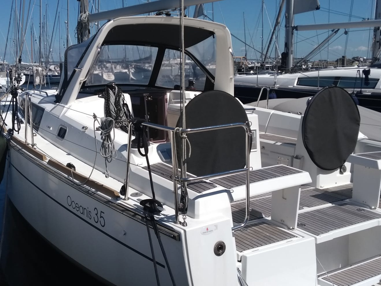 Beneteau Oceanis 35 — photo 1
