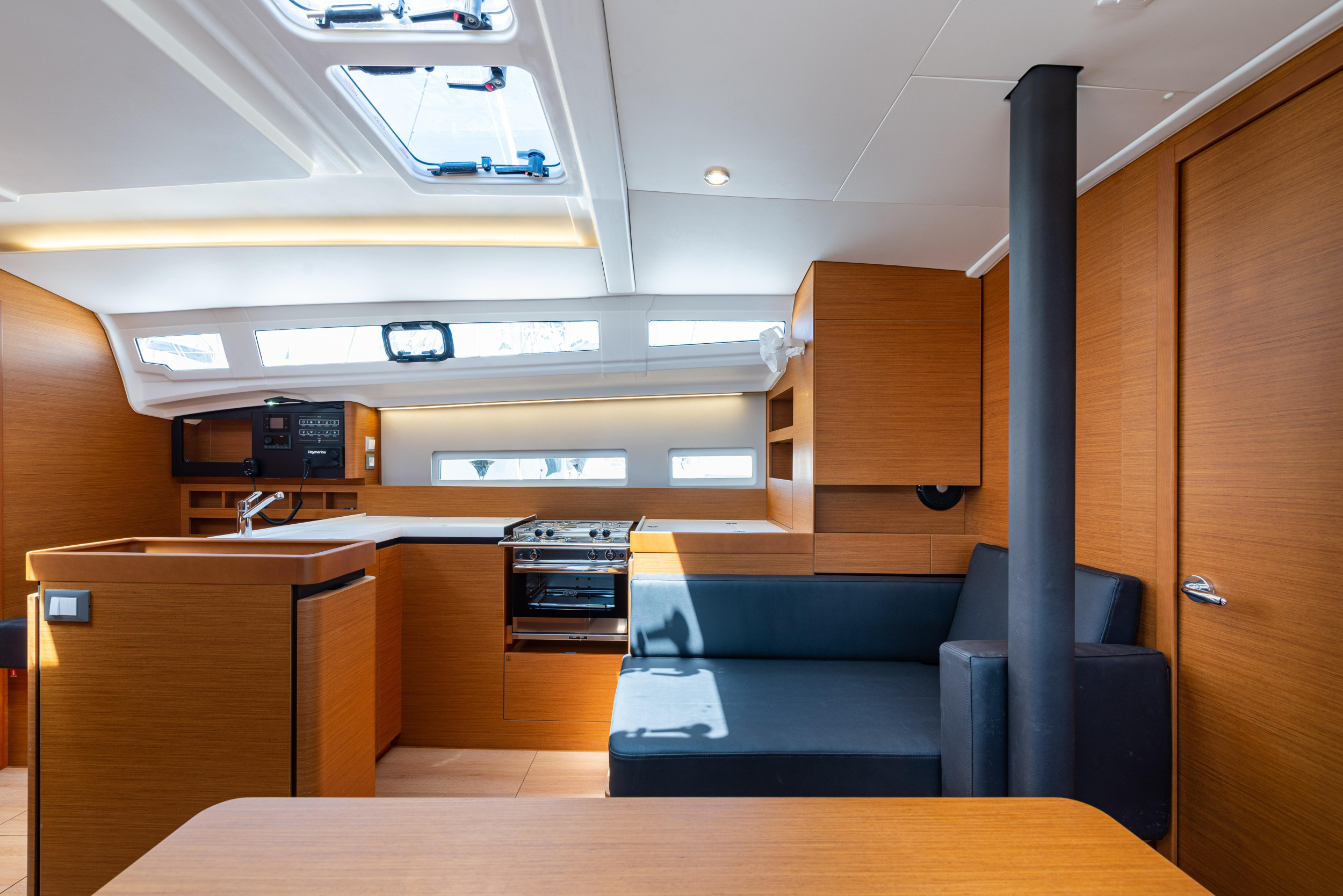 Sun Odyssey 410 — photo 9